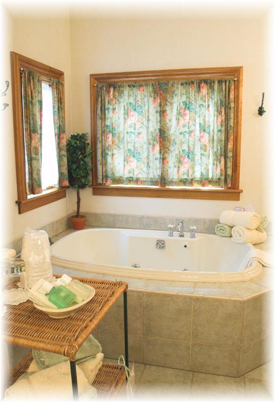 White Lace Inn photo 26