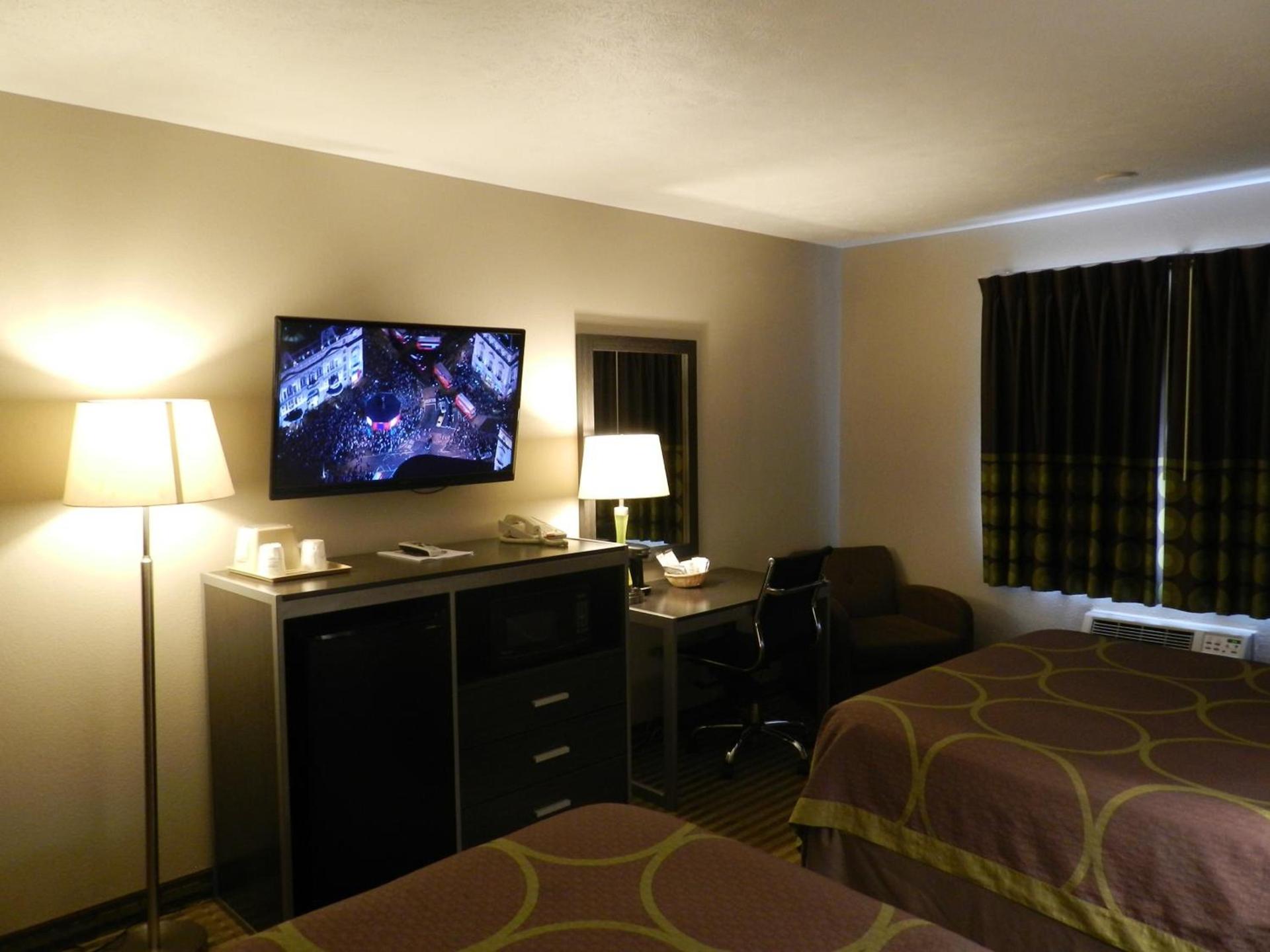 Super 8 by Wyndham Fremont NE photo 4