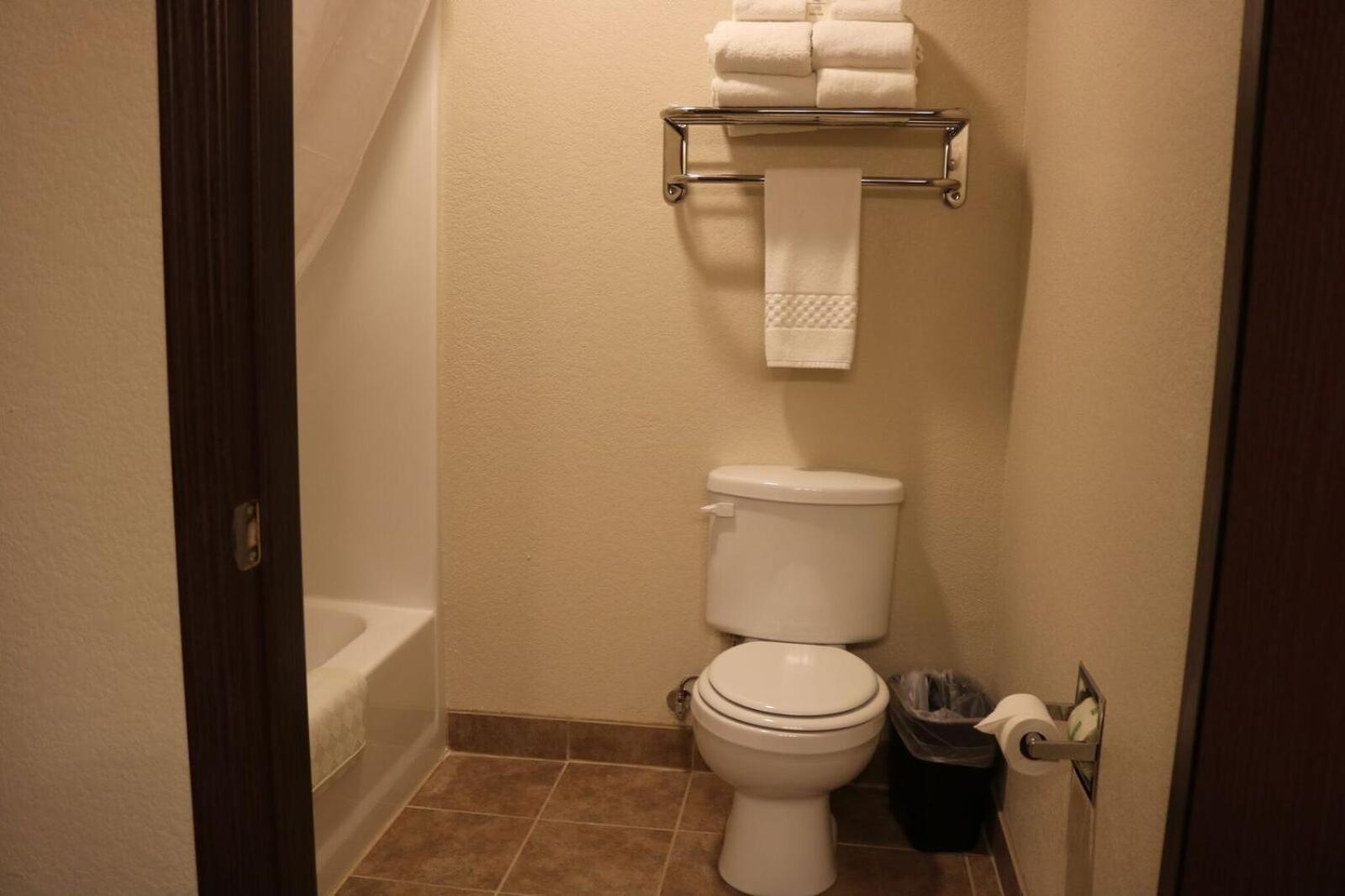 Cobblestone Inn & Suites Maryville photo 33