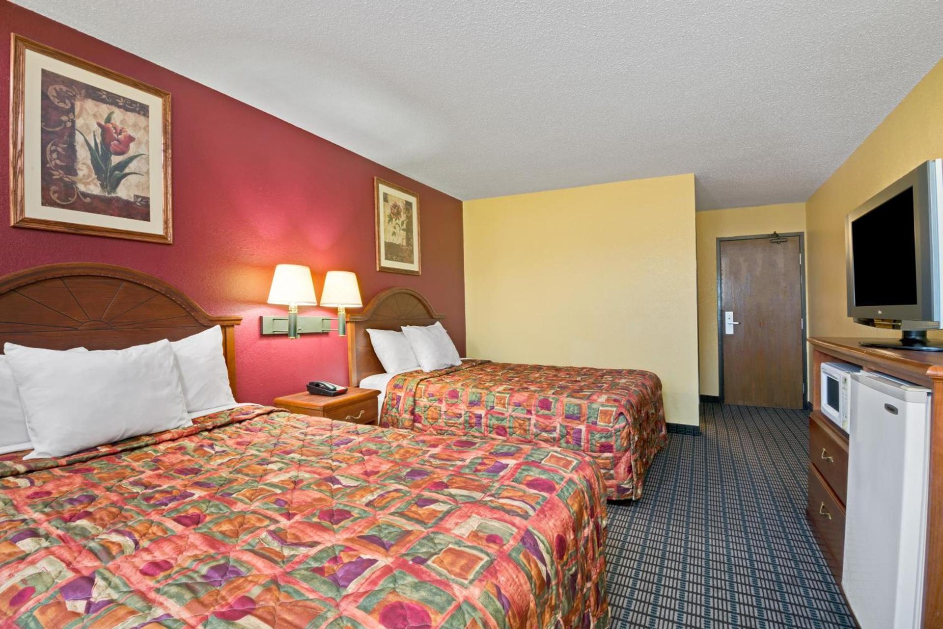 Days Inn by Wyndham Torrington photo 23