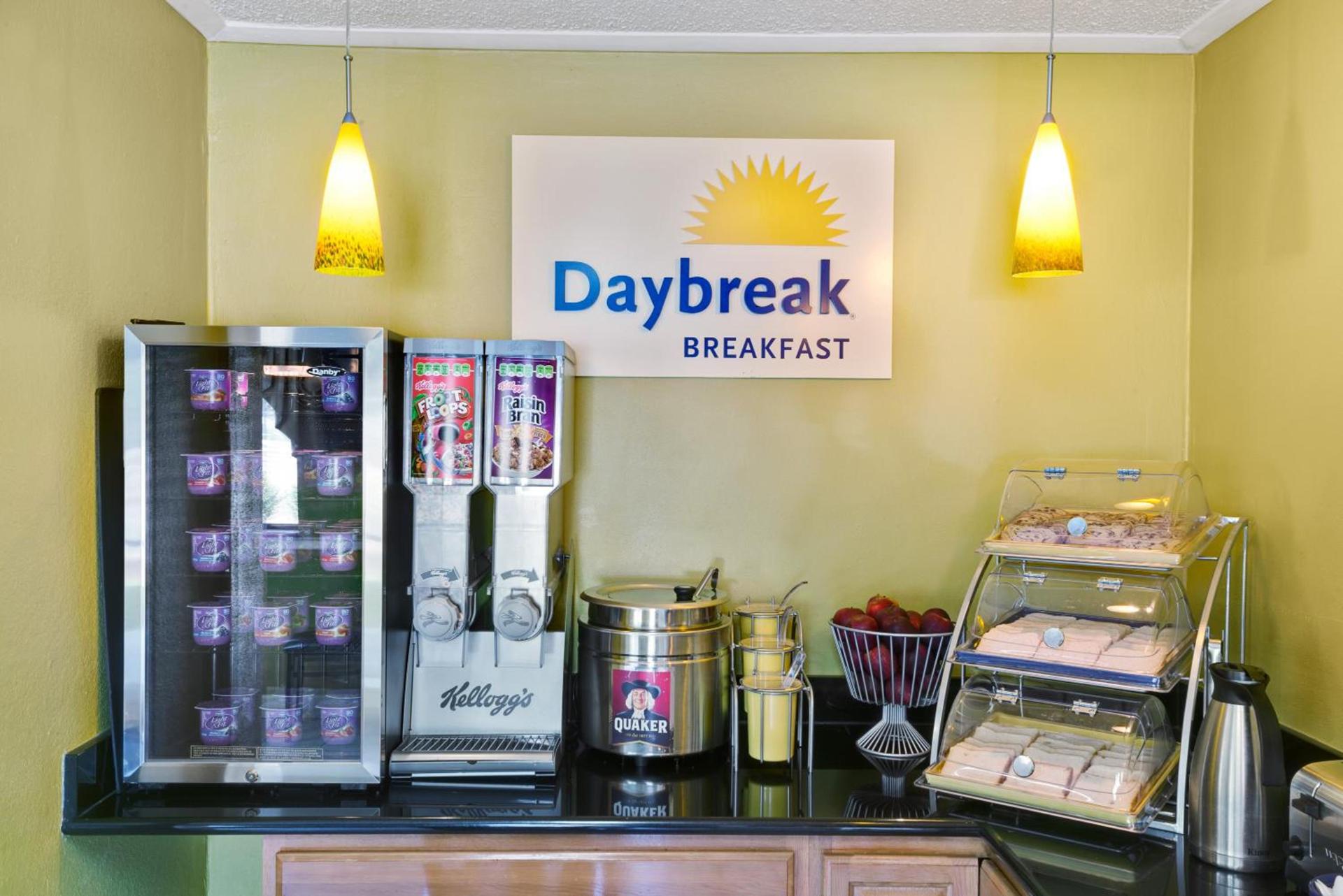 Days Inn by Wyndham Torrington photo 15