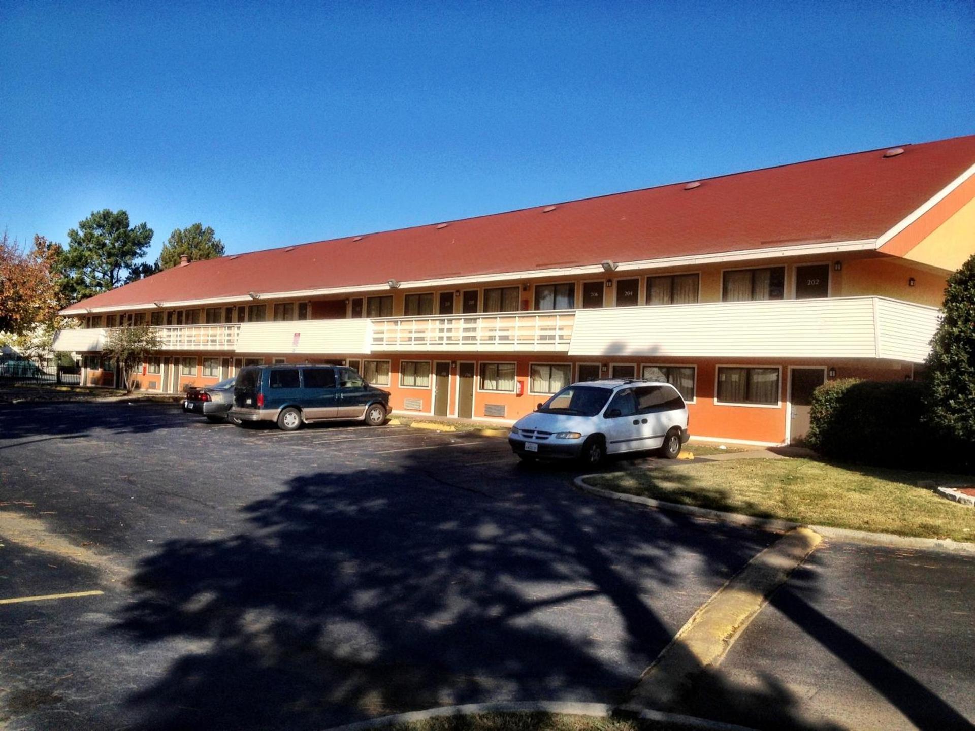 Americas Best Value Inn and Suites Little Rock photo 14