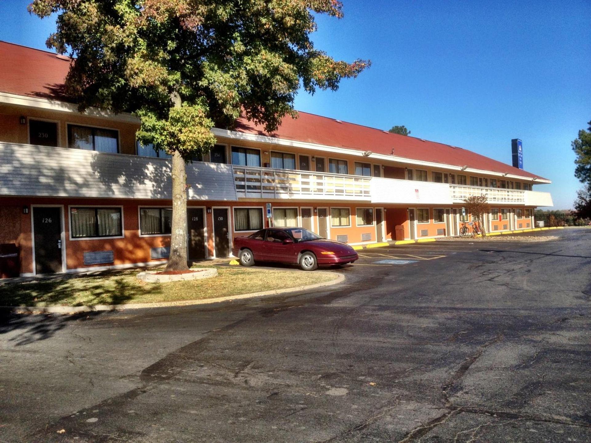 Americas Best Value Inn and Suites Little Rock photo 15