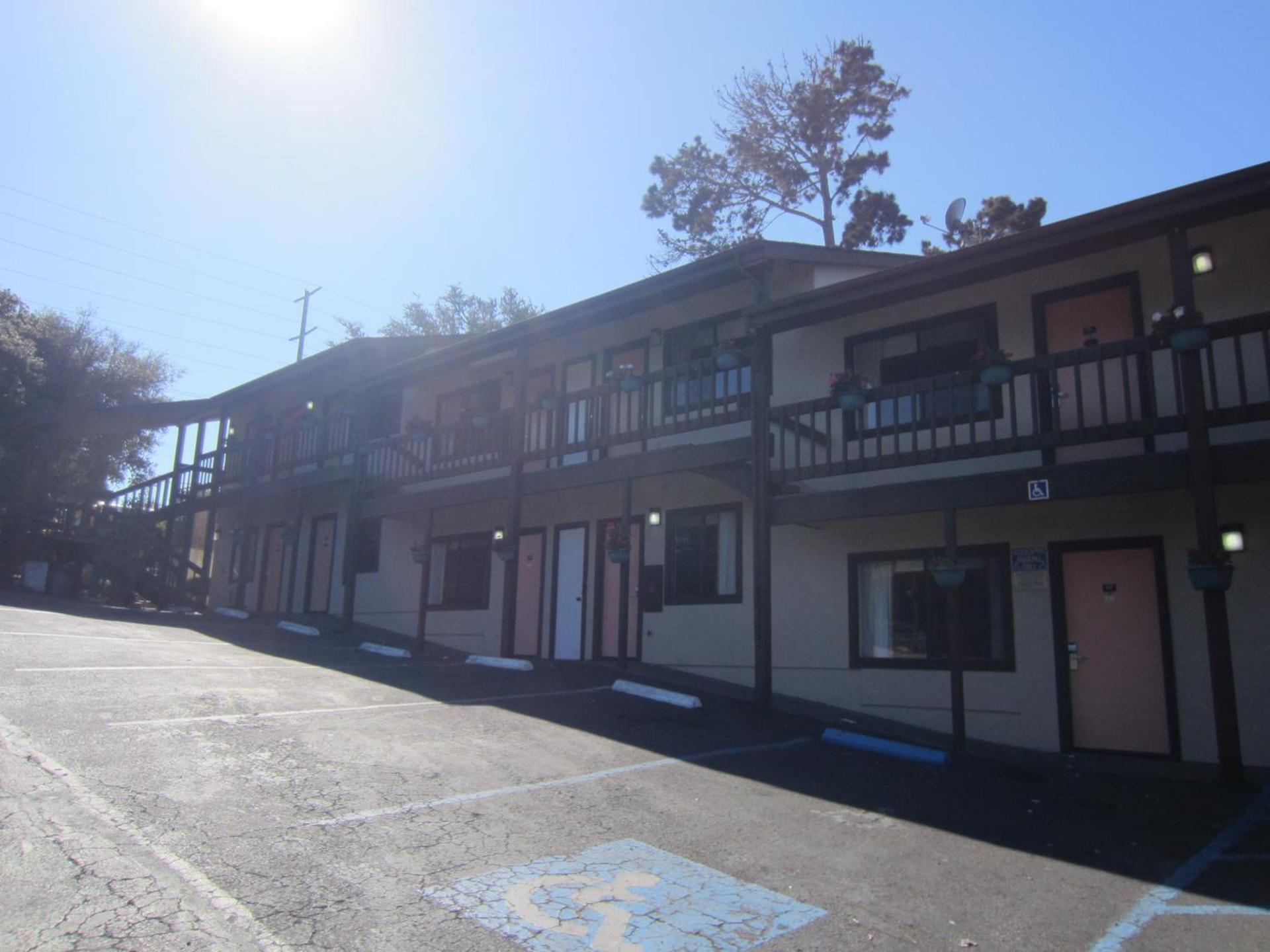 Monterey Fairgrounds Inn photo 11