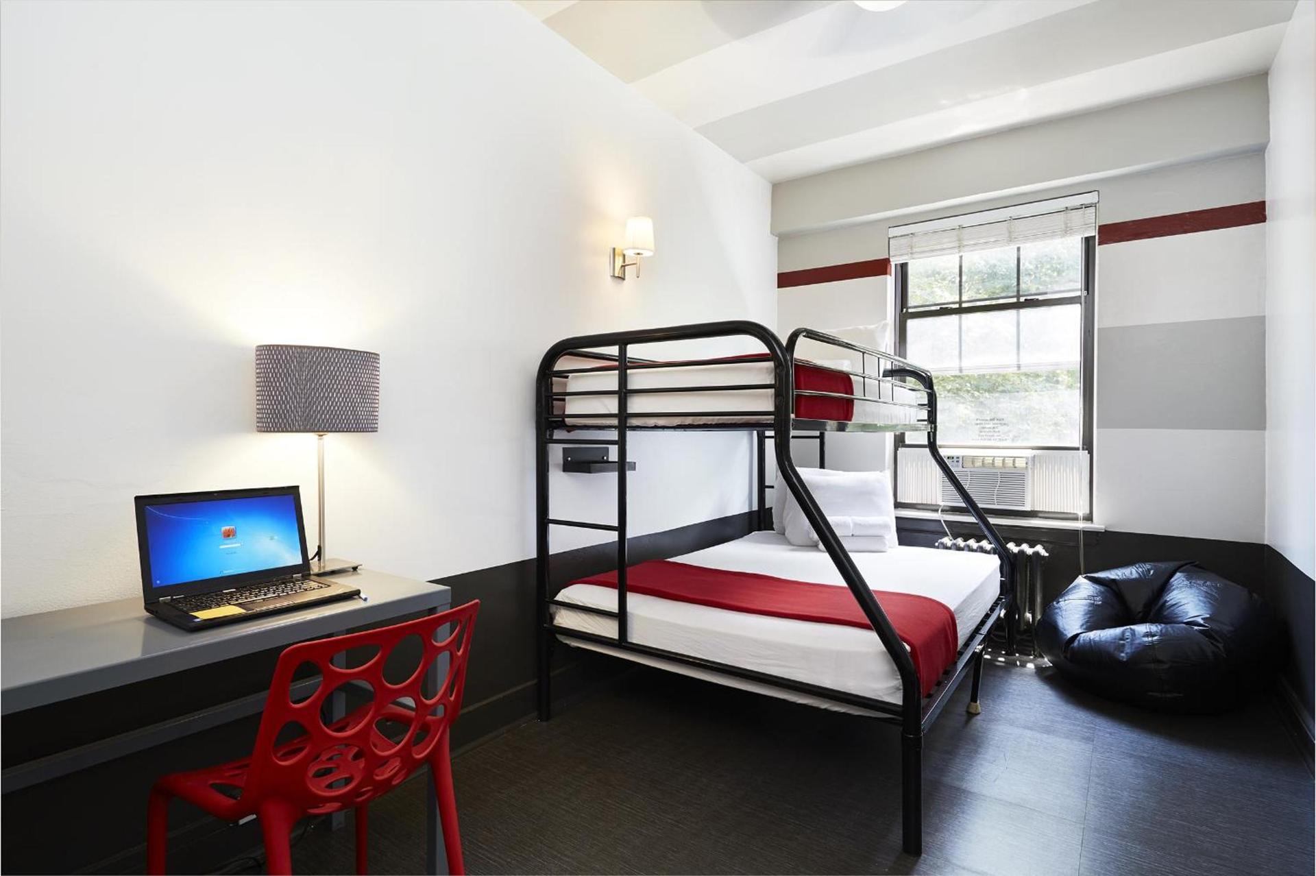 Chicago Getaway Hostel photo 37