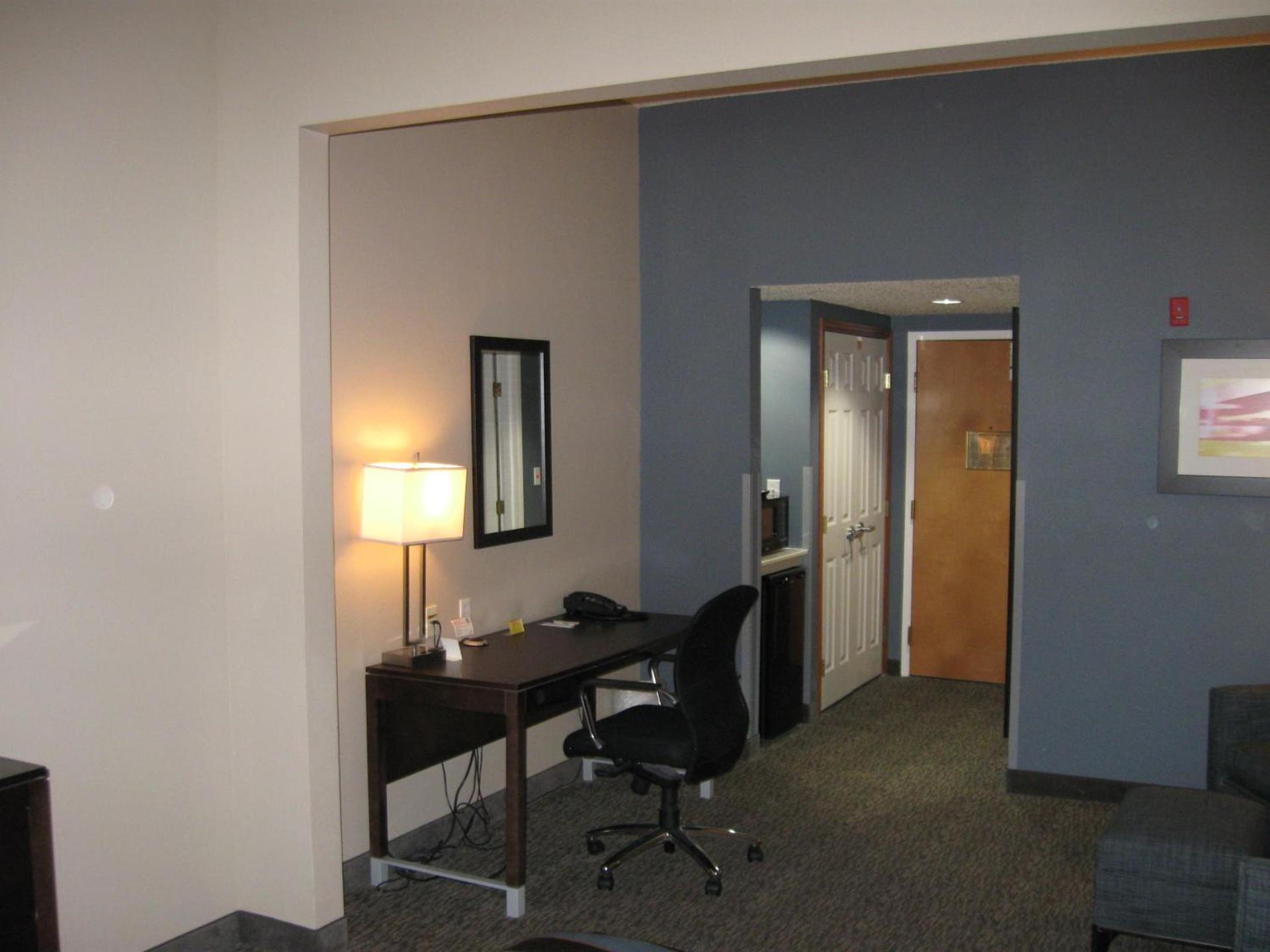 Wingate by Wyndham Fargo photo 28