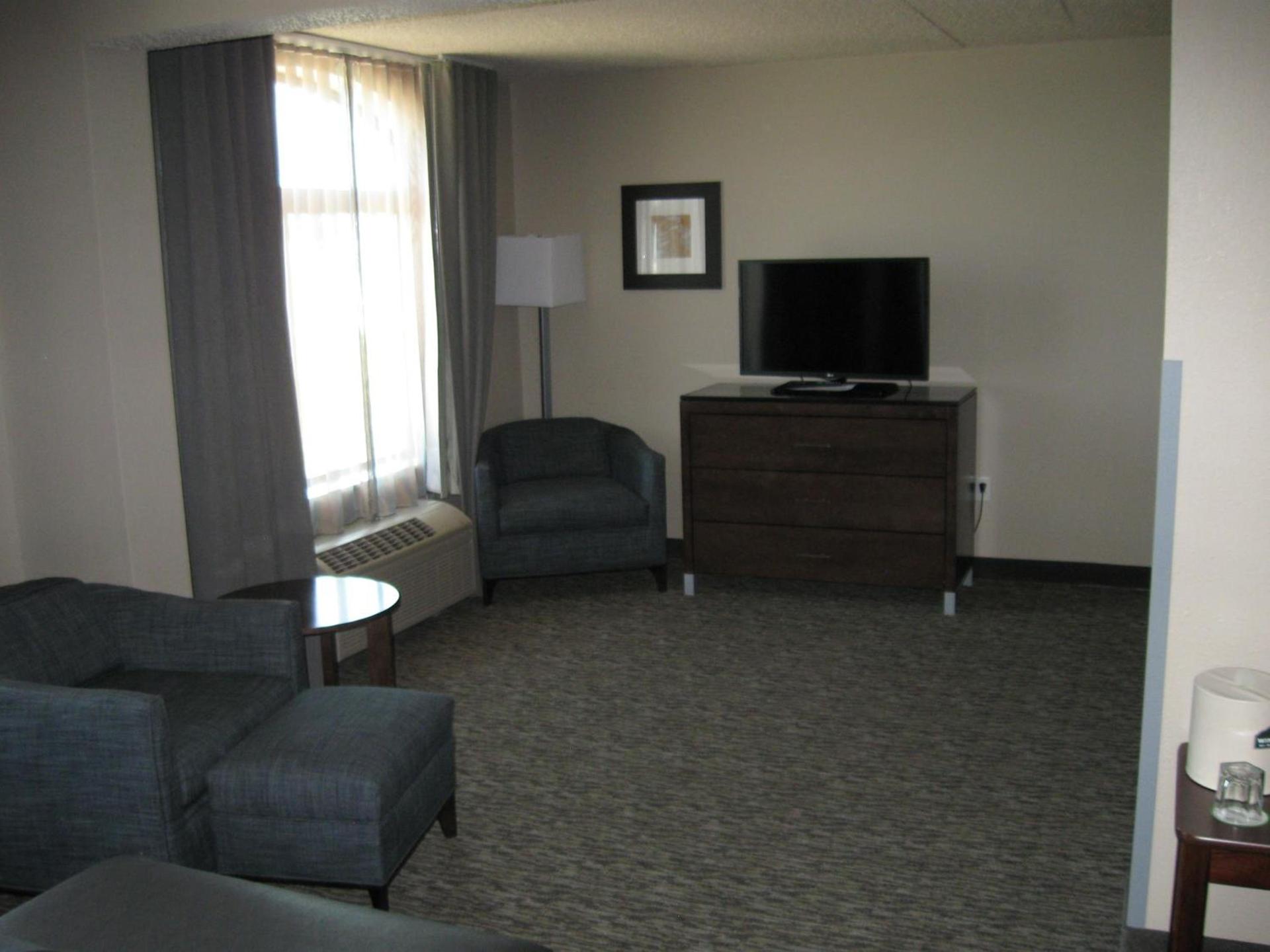 Wingate by Wyndham Fargo photo 17