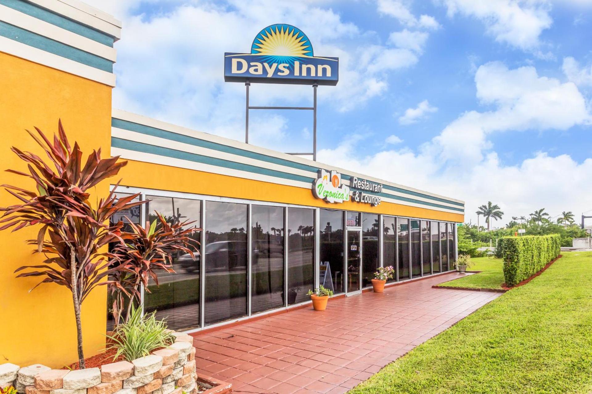 Days Inn by Wyndham Fort Lauderdale-Oakland Park Airport N photo 20