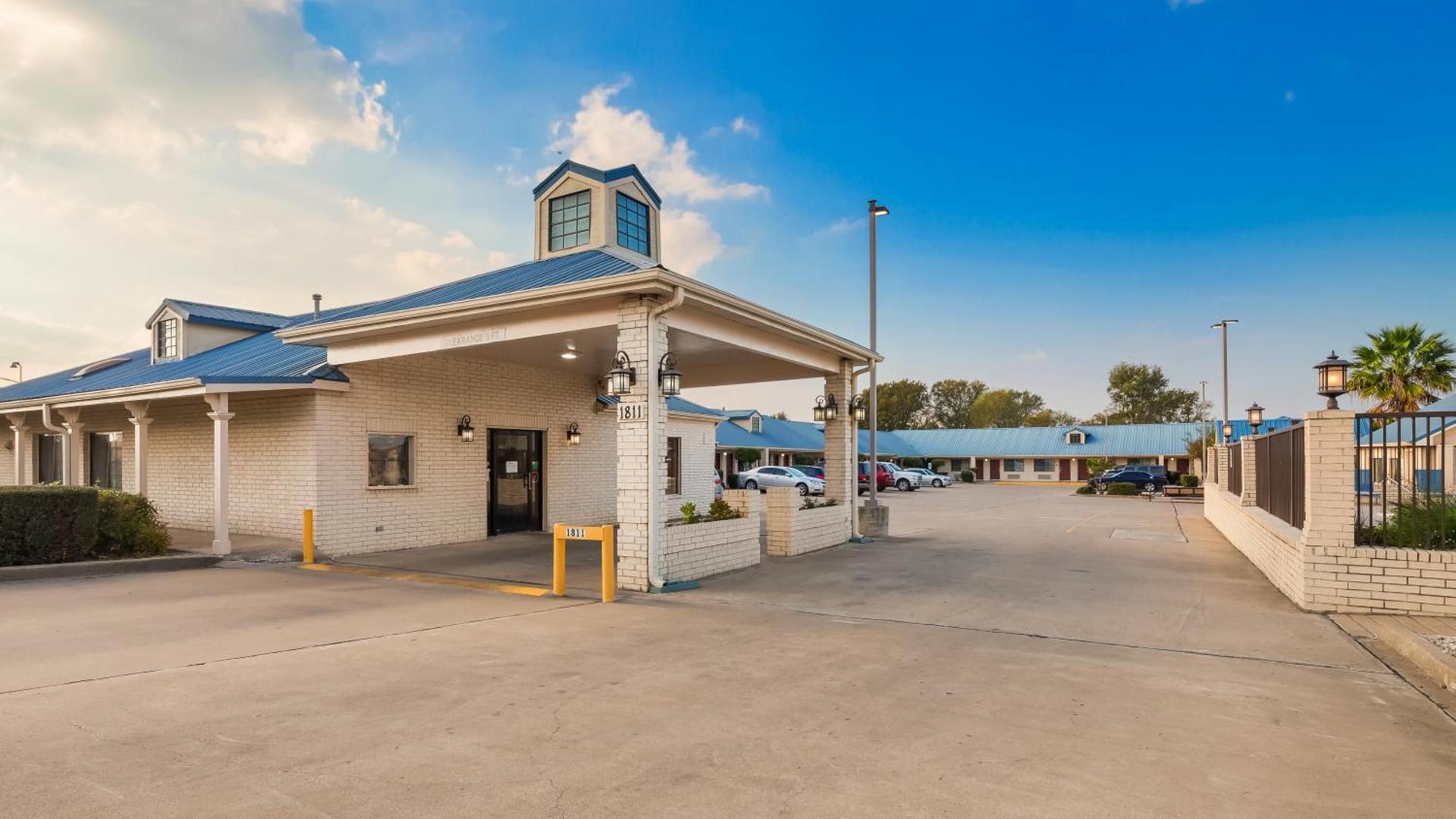Best Western Regency Inn & Suites photo 6