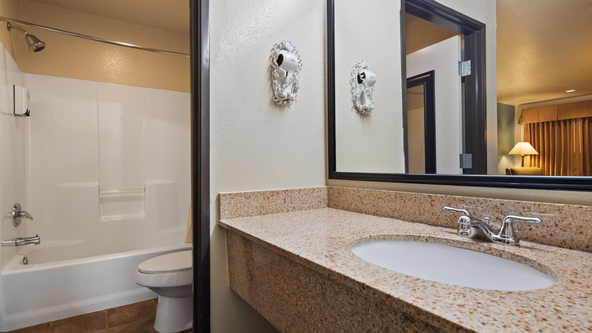Best Western Regency Inn & Suites photo 13