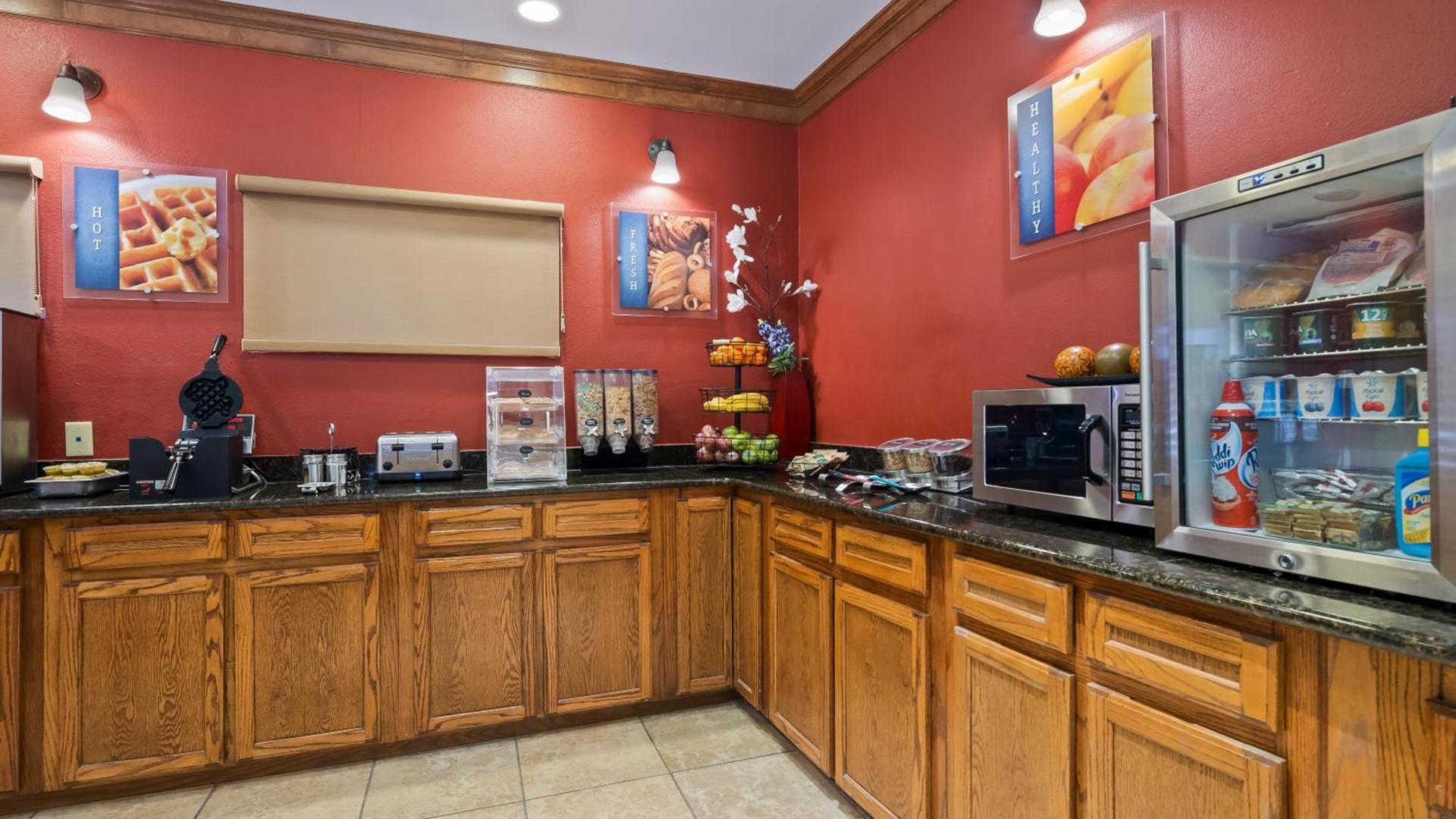 Best Western Regency Inn & Suites photo 10