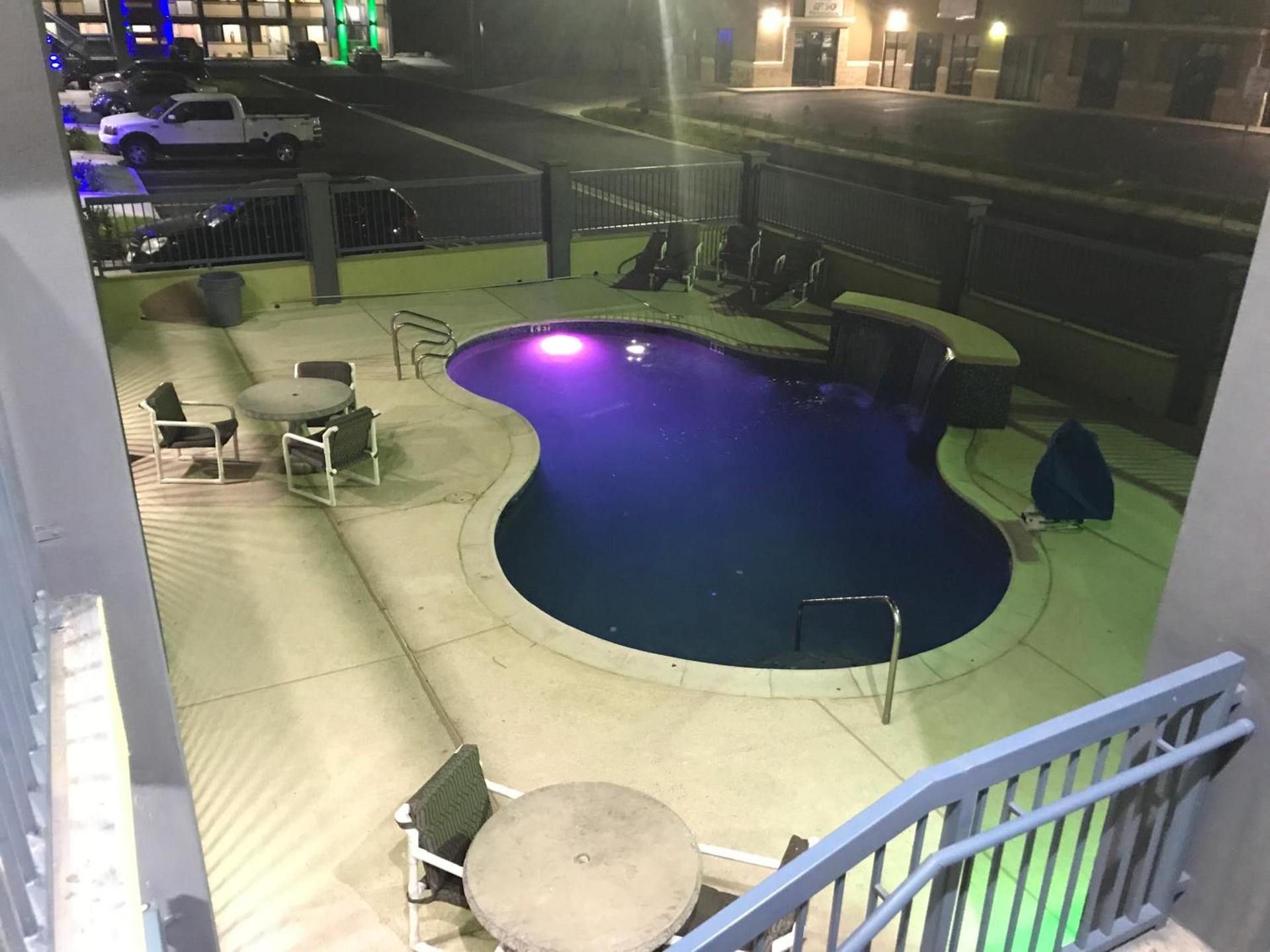 Texas Inn McAllen Airport photo 15