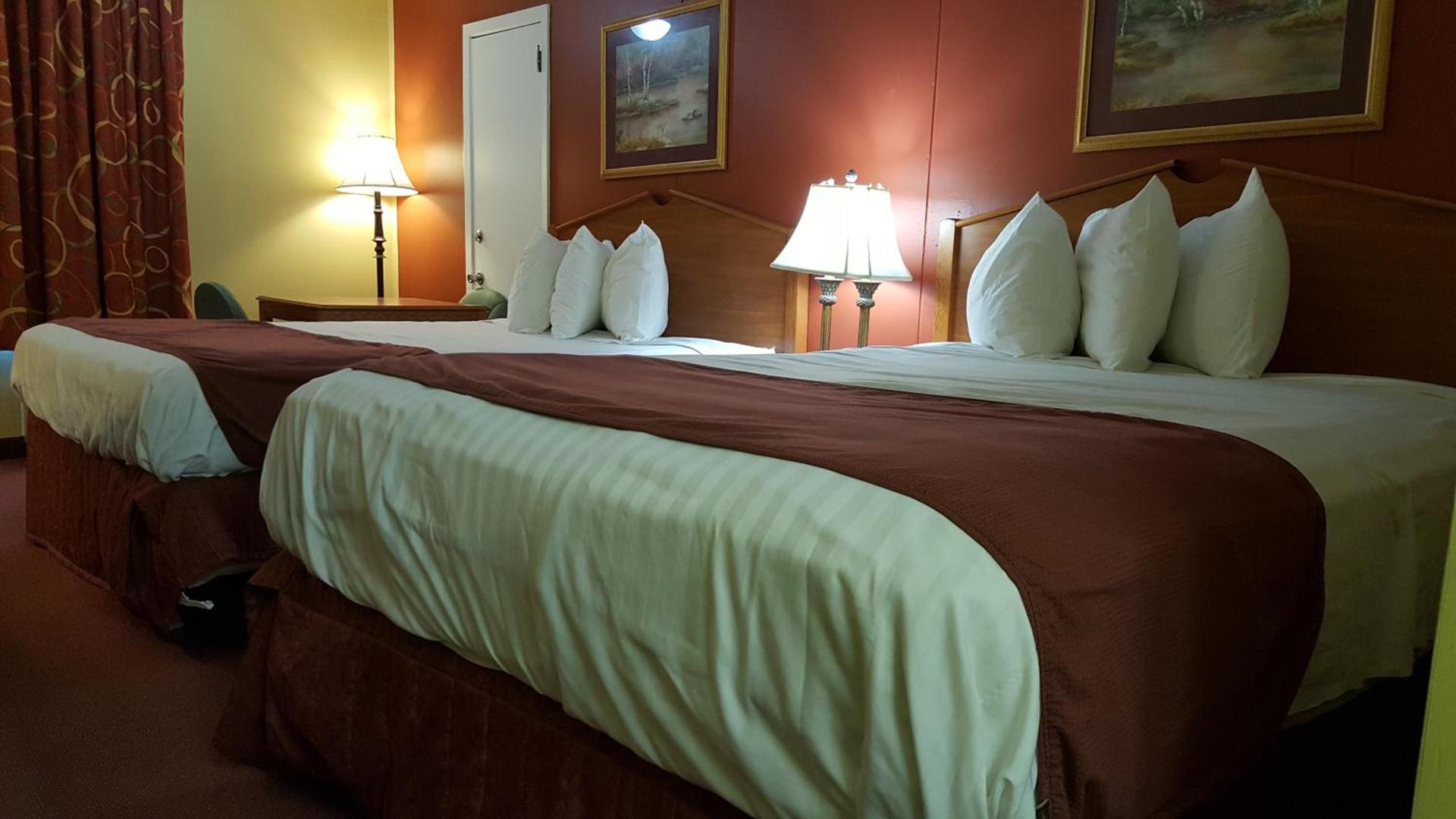 Plaza Inn Springfield photo 2