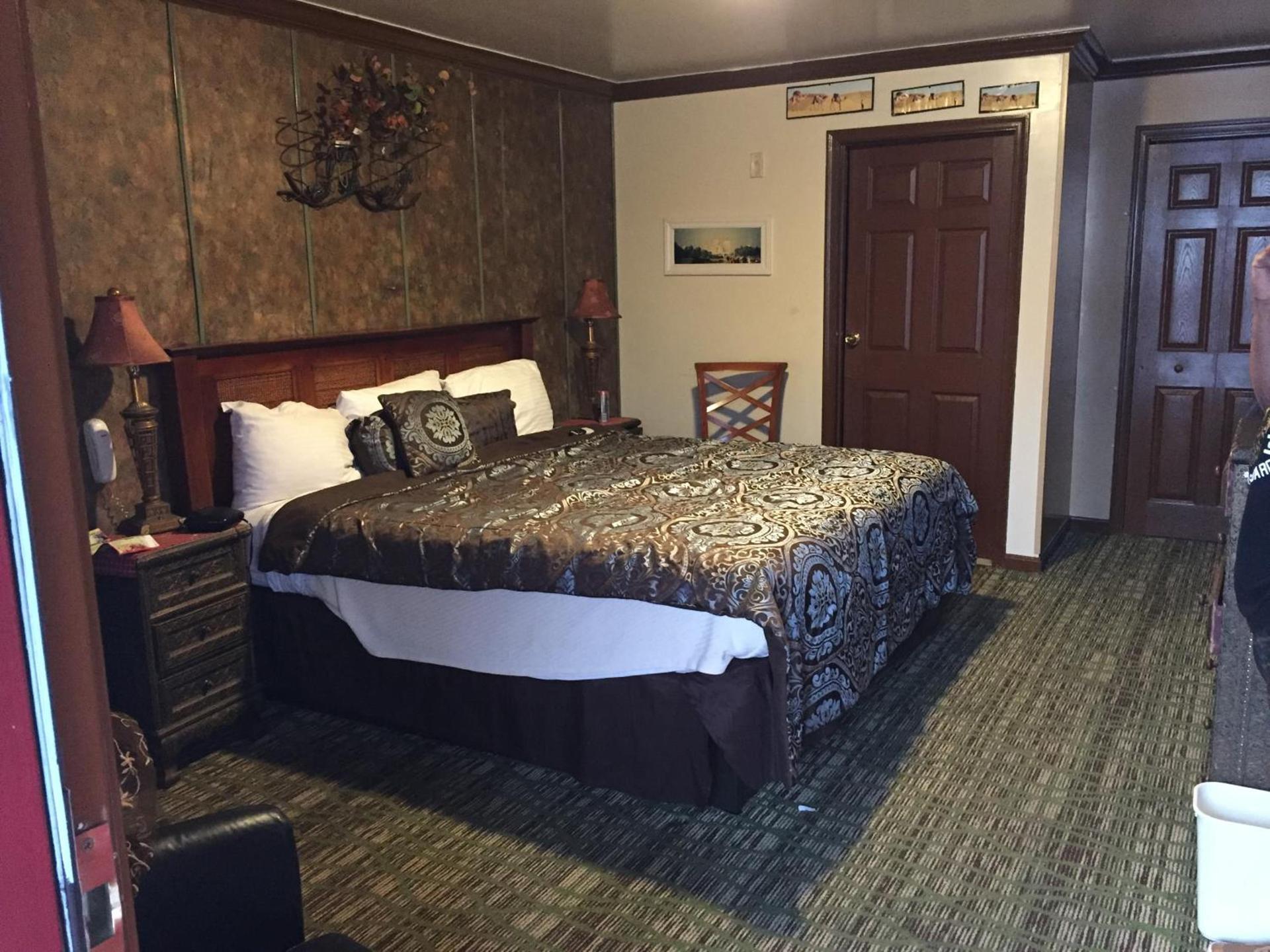 Colony inn motel photo 14