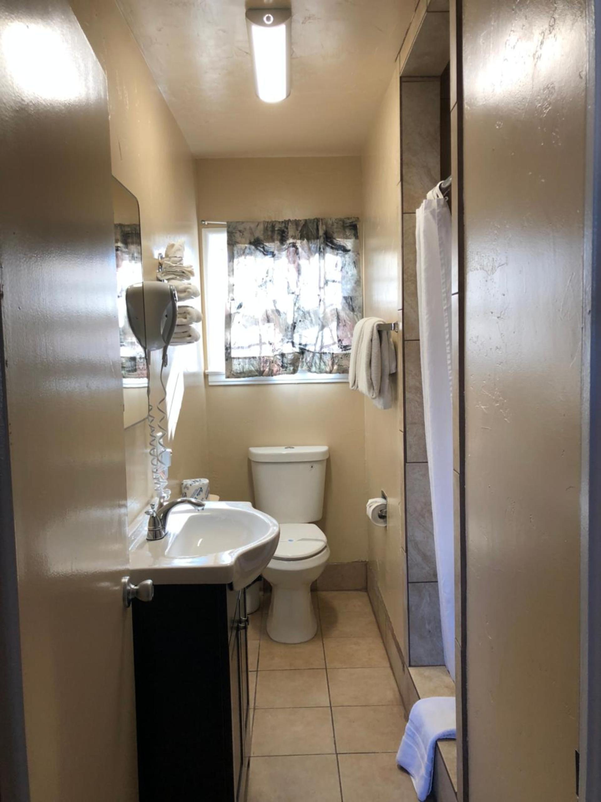 Holland Inn & Suites photo 10