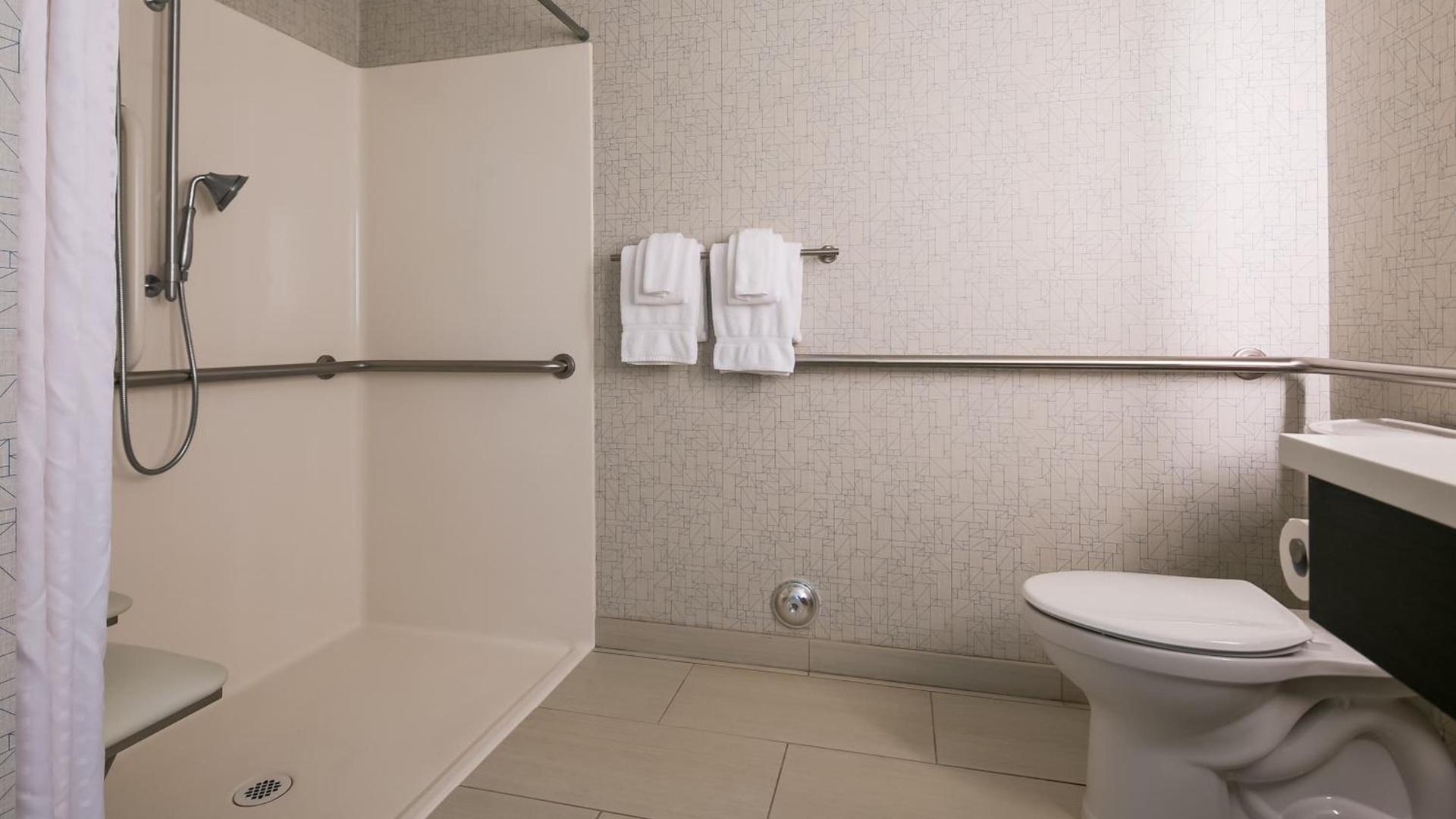 Holiday Inn Express Hotel & Suites Everett by IHG photo 11