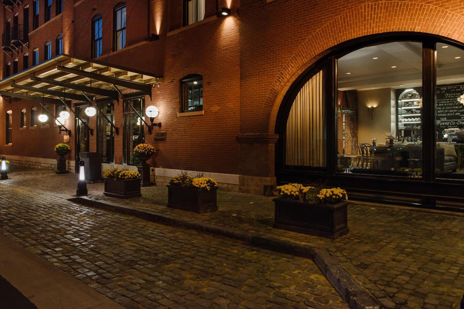 The Charmant Hotel photo 19