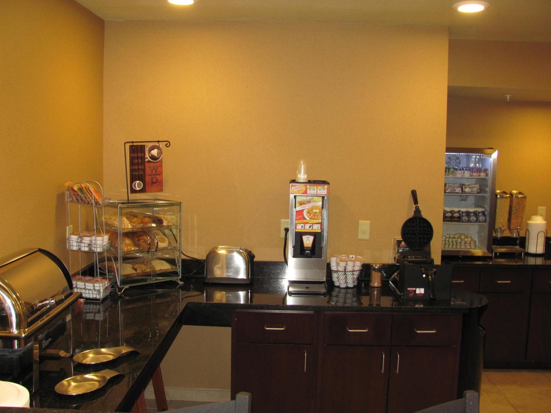 Cobblestone Inn & Suites - Ambridge, PA photo 23