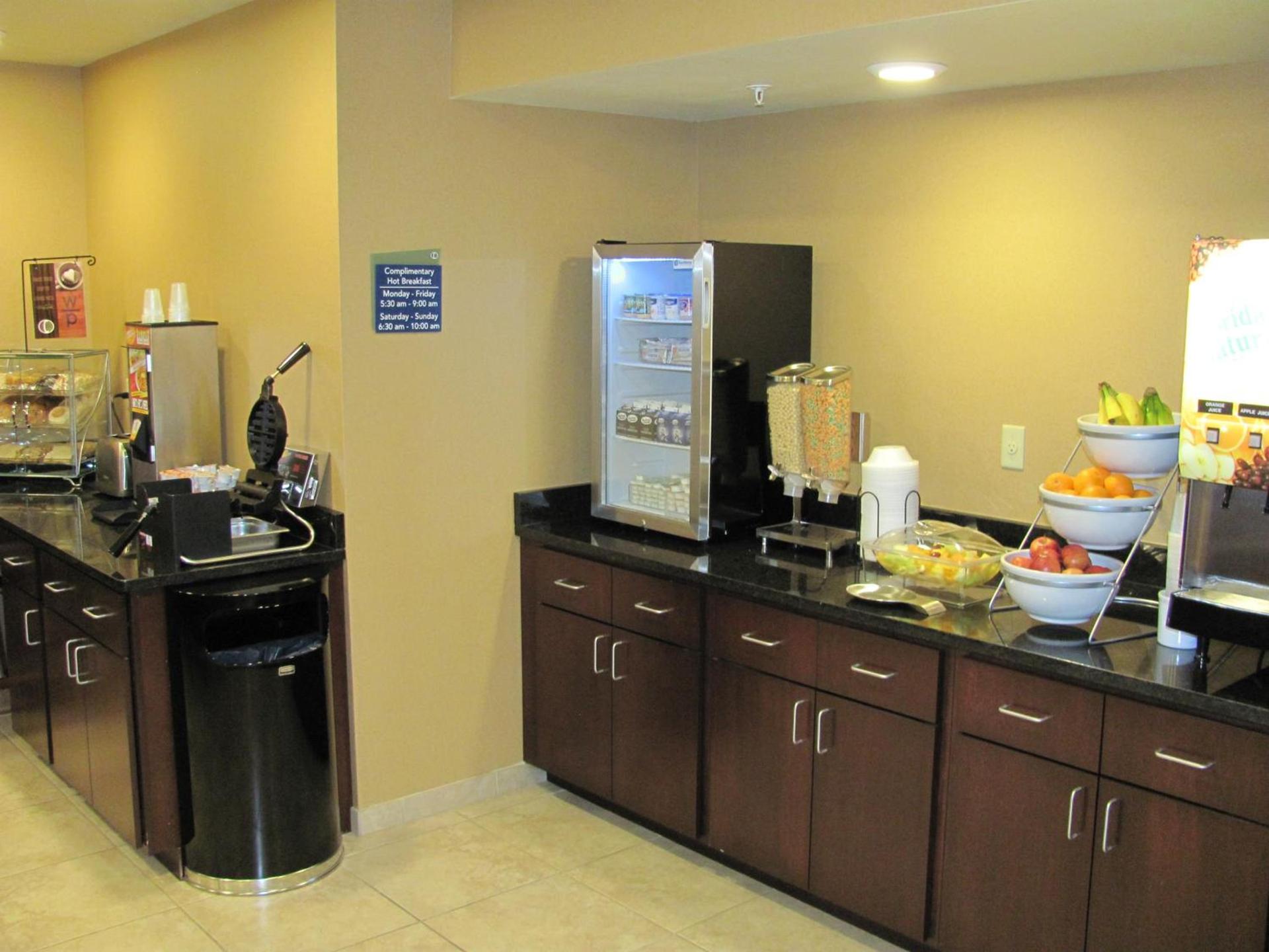 Cobblestone Inn & Suites - Ambridge, PA photo 28