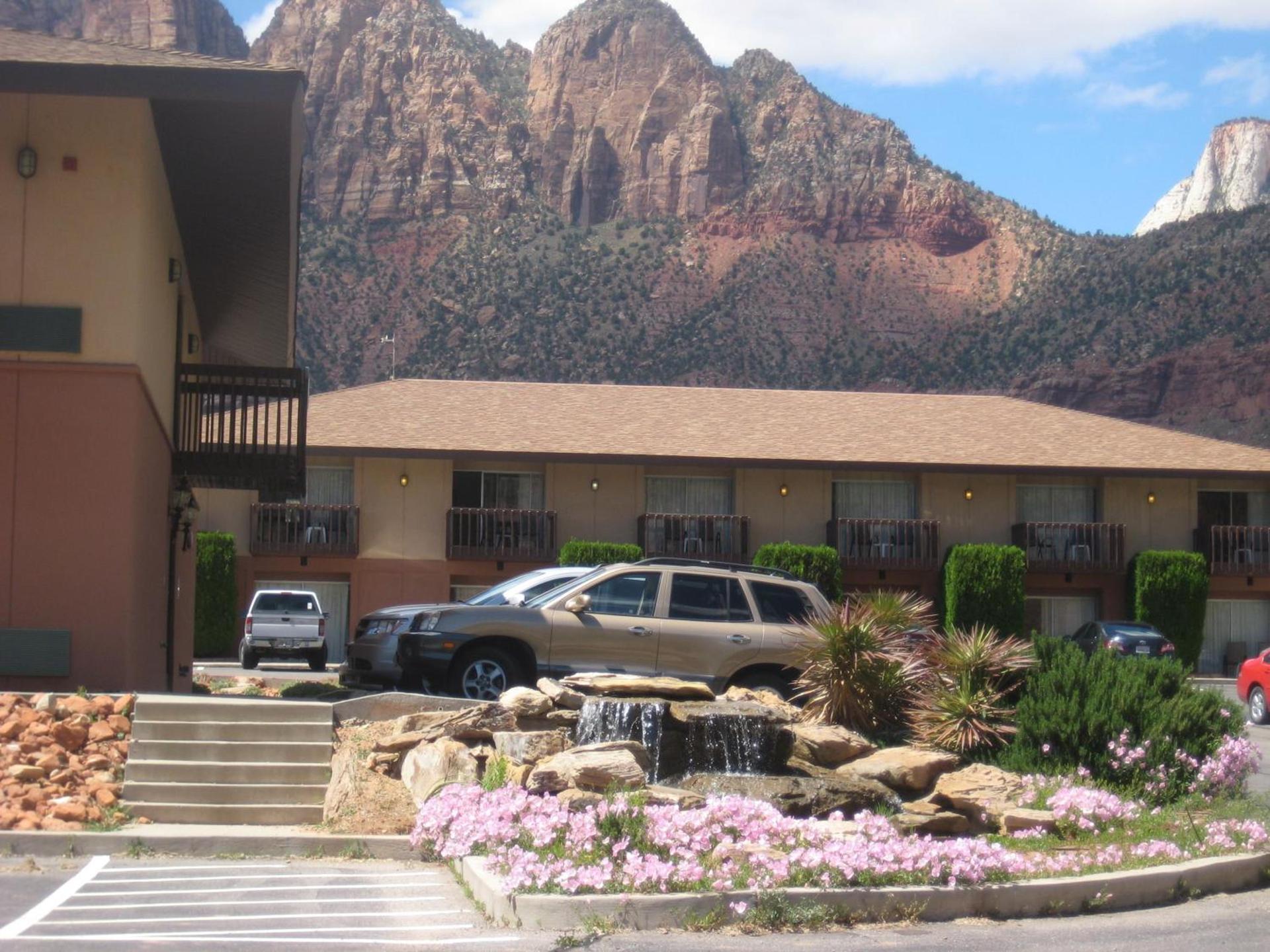 Bumbleberry Inn photo 89
