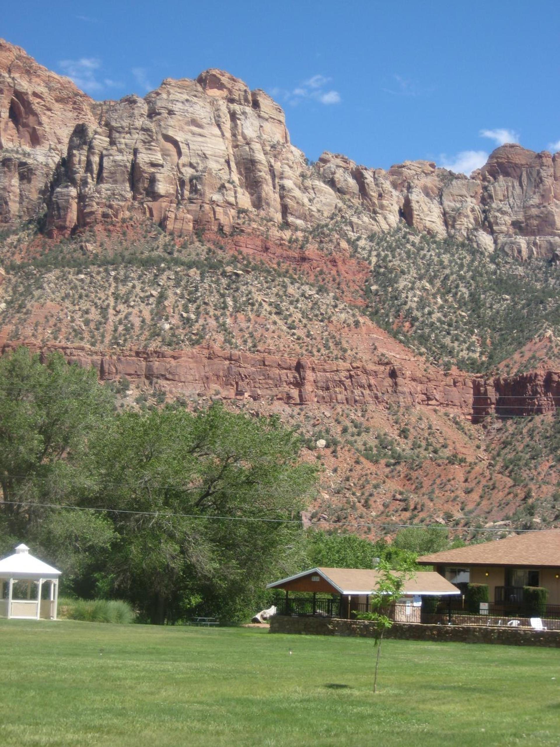 Bumbleberry Inn photo 86