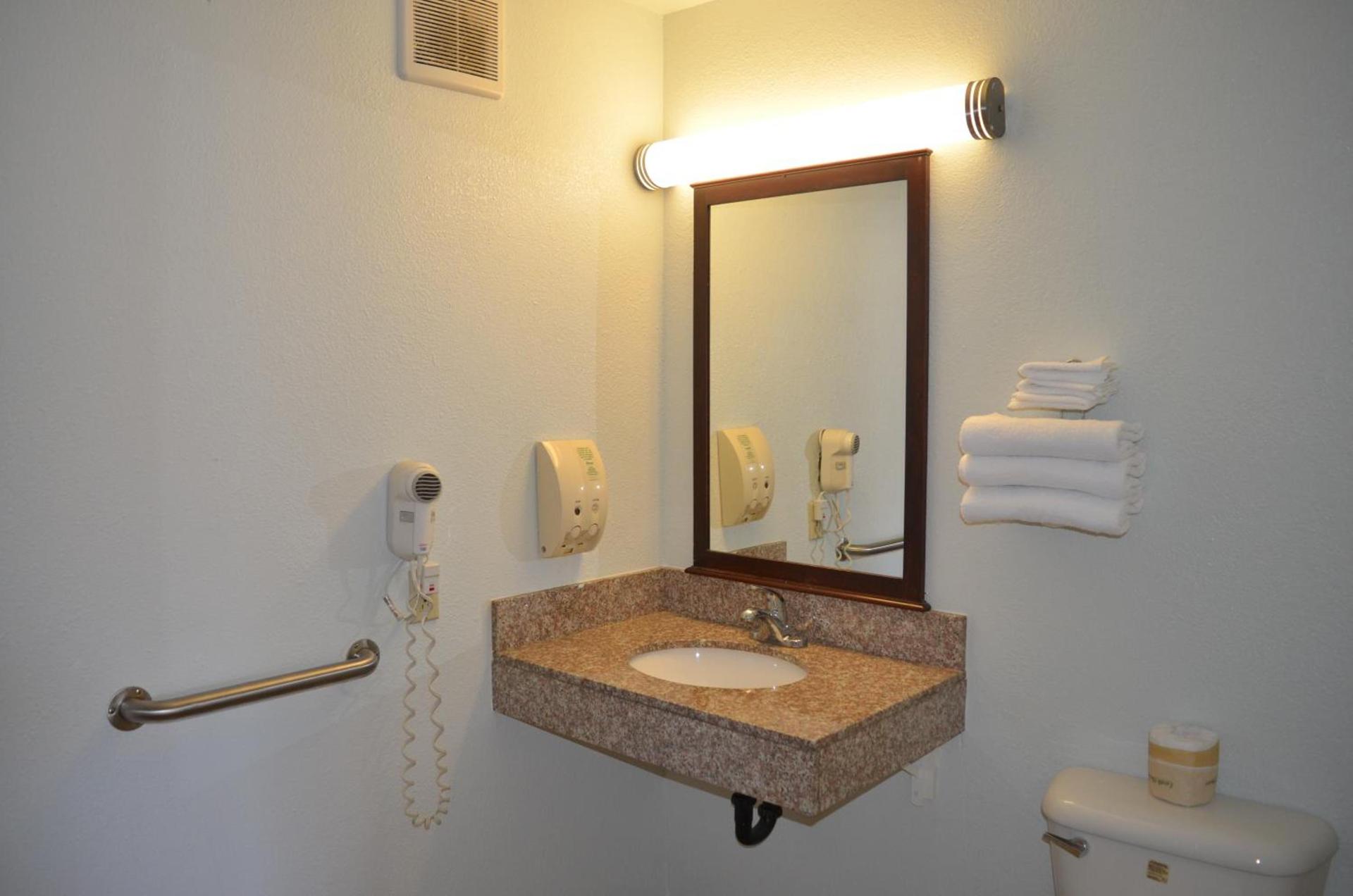 Welcome Inn Corona photo 6