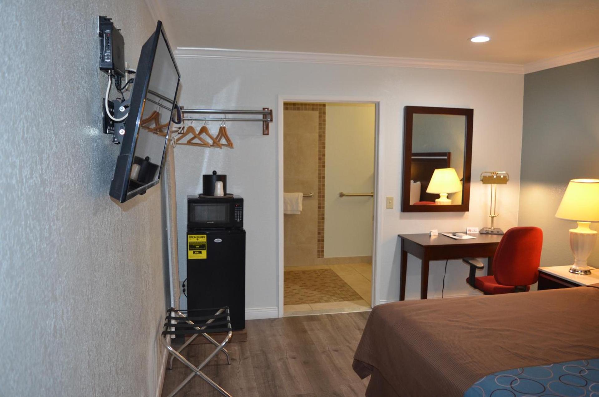 Welcome Inn Corona photo 3