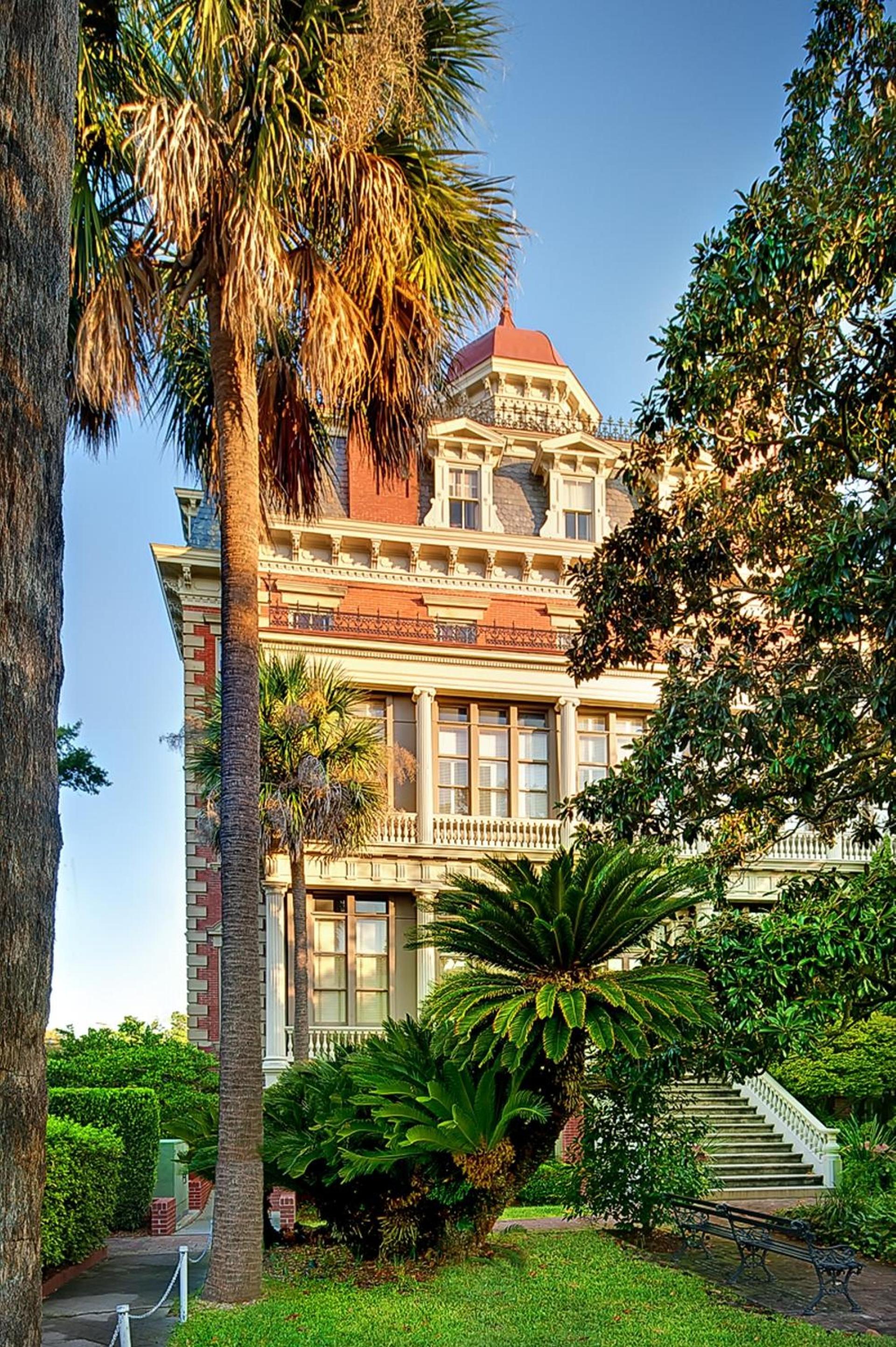 Wentworth Mansion photo 2