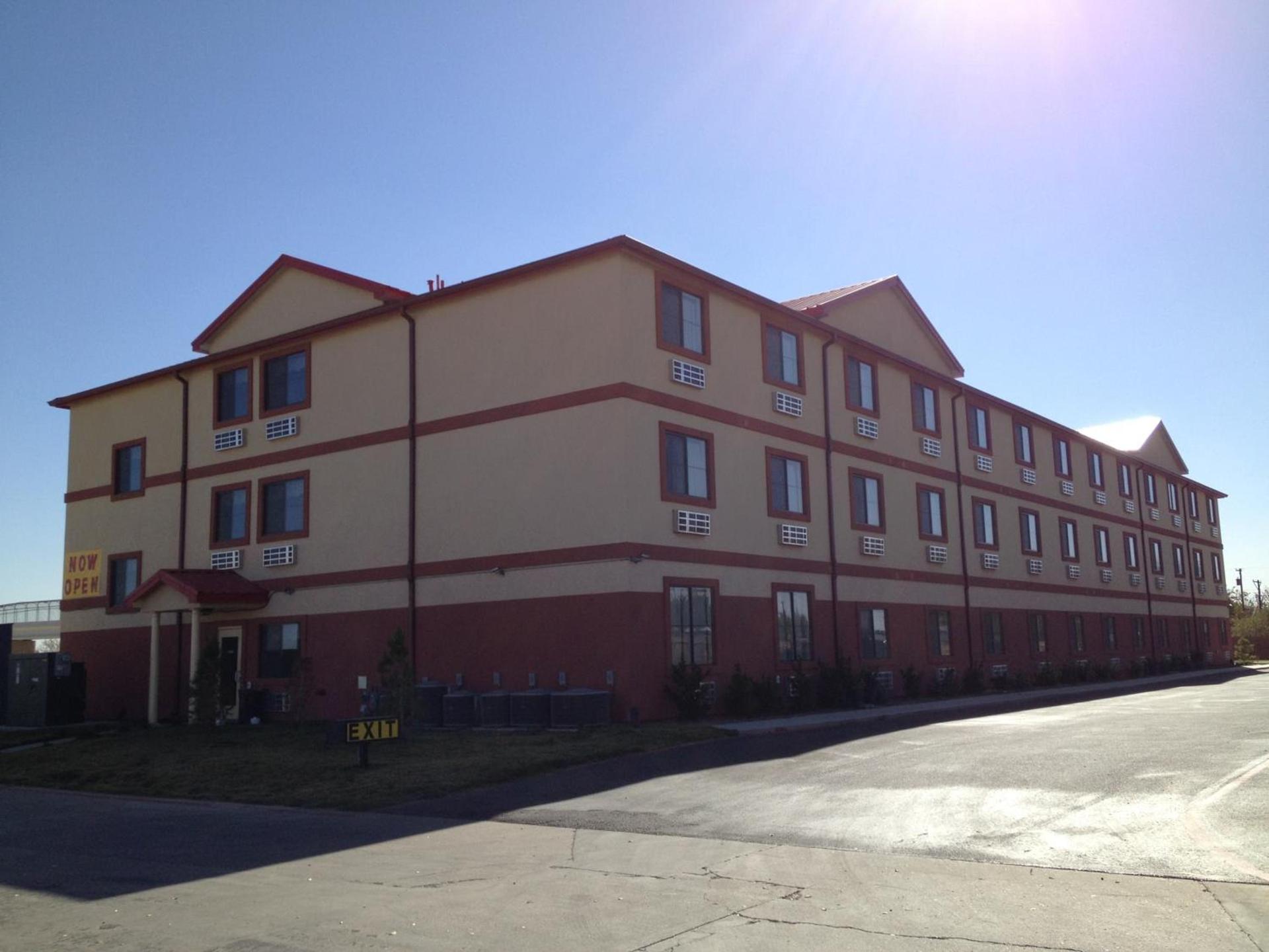 Howard Johnson by Wyndham Lubbock TX photo 21