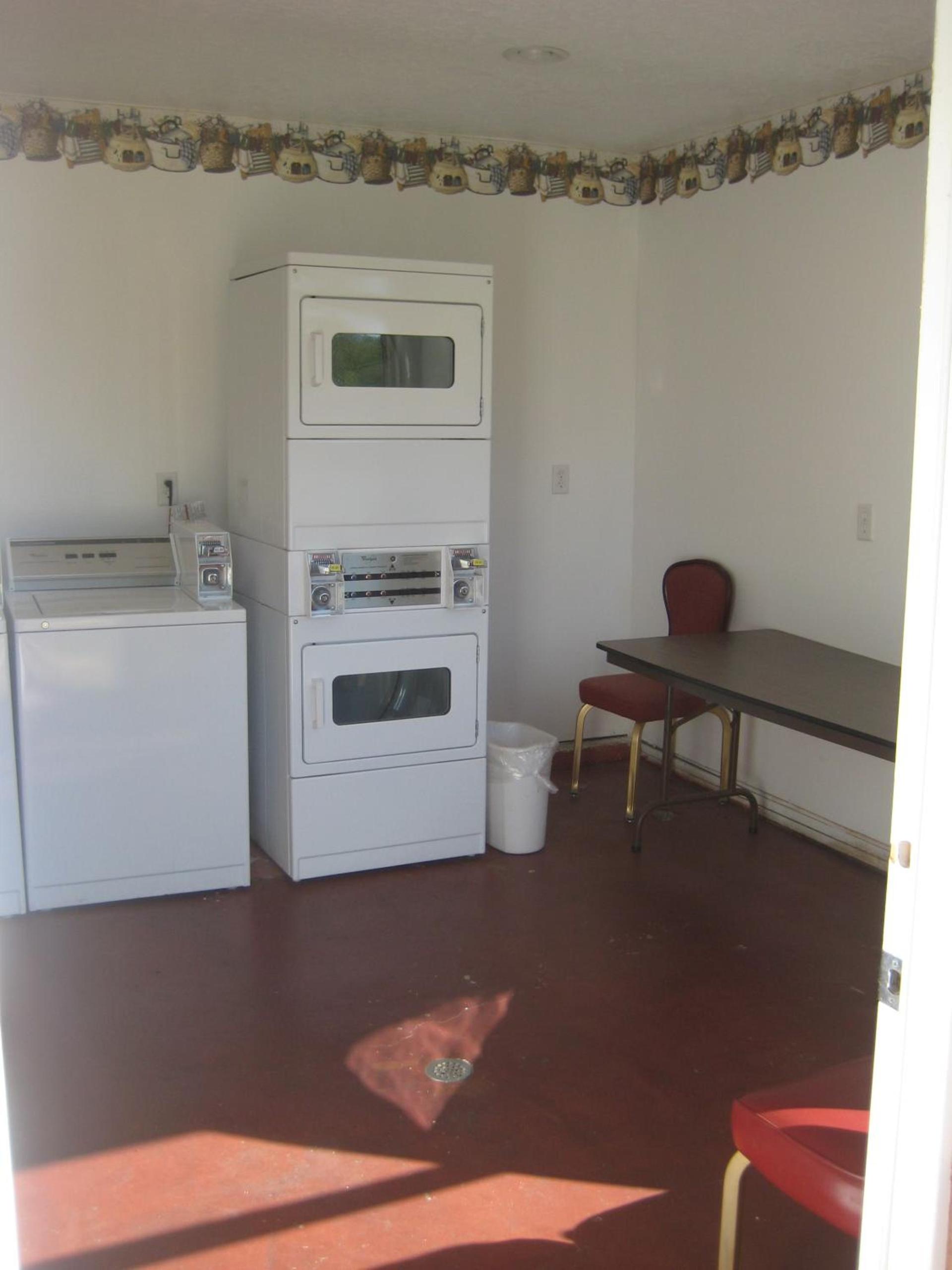 Bumbleberry Inn photo 91