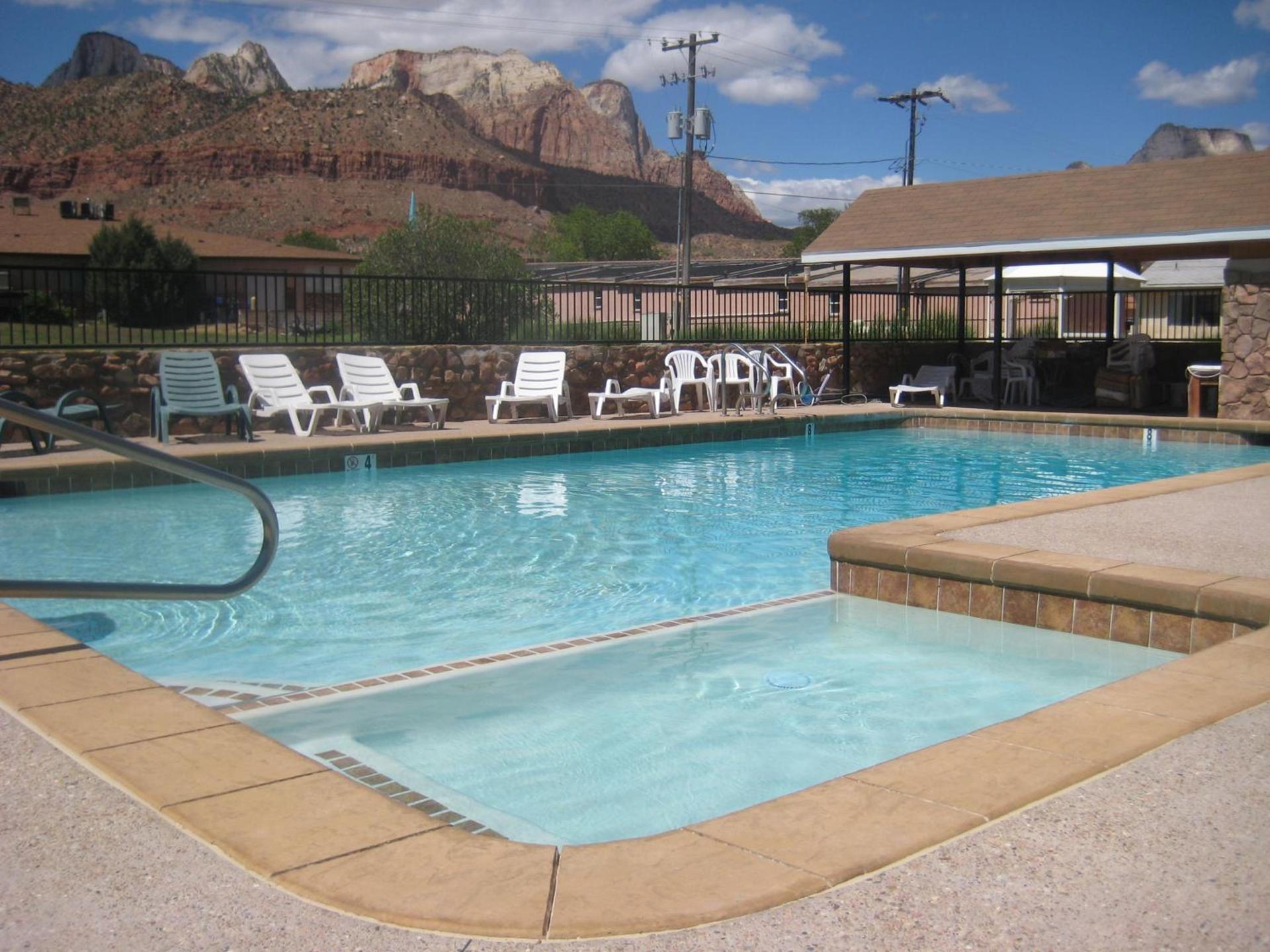 Bumbleberry Inn photo 76