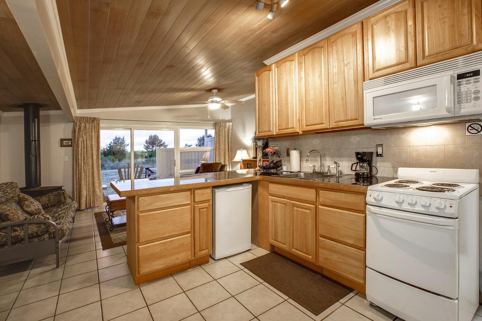 Beachwood Condos & Resort photo 54