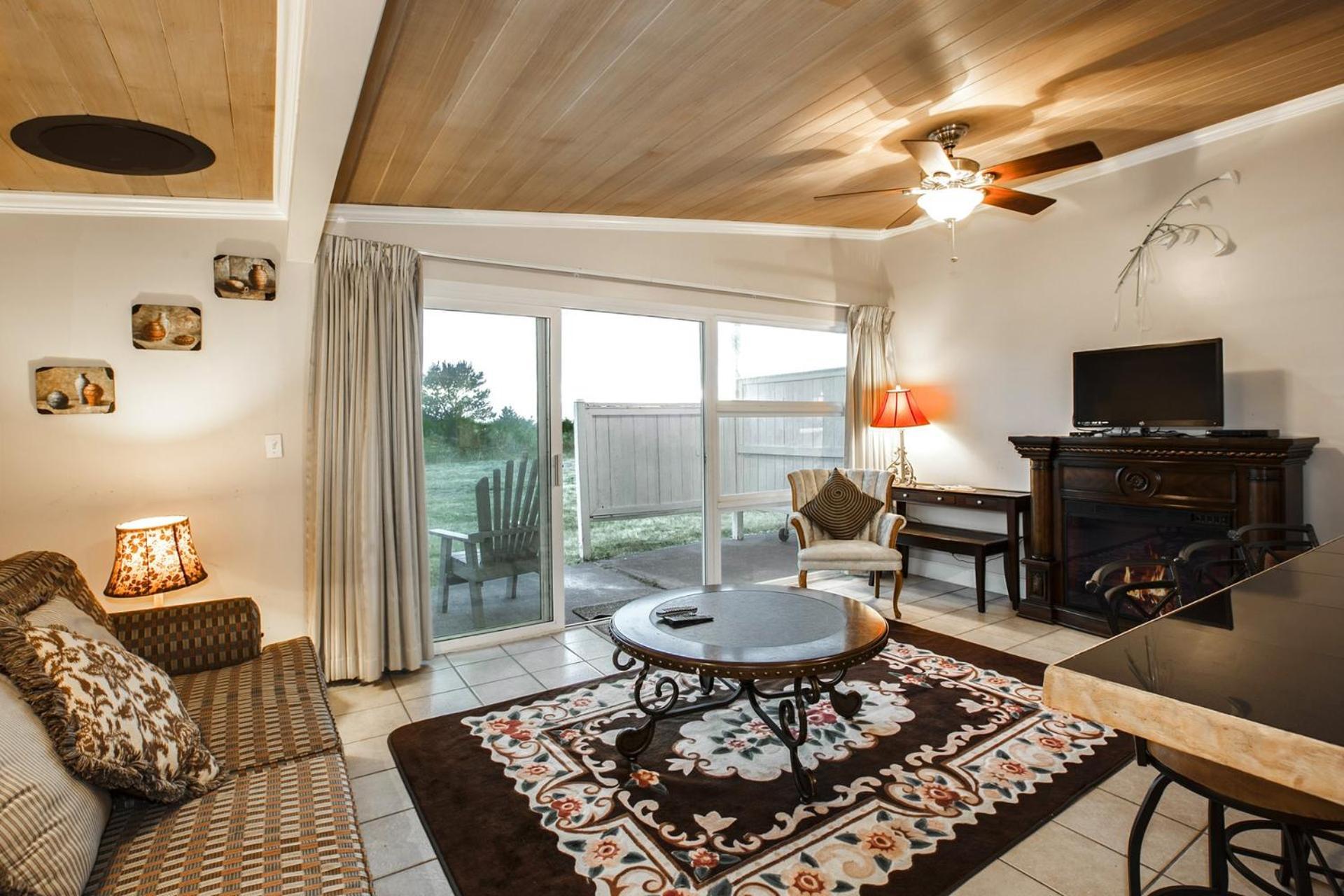 Beachwood Condos & Resort photo 55