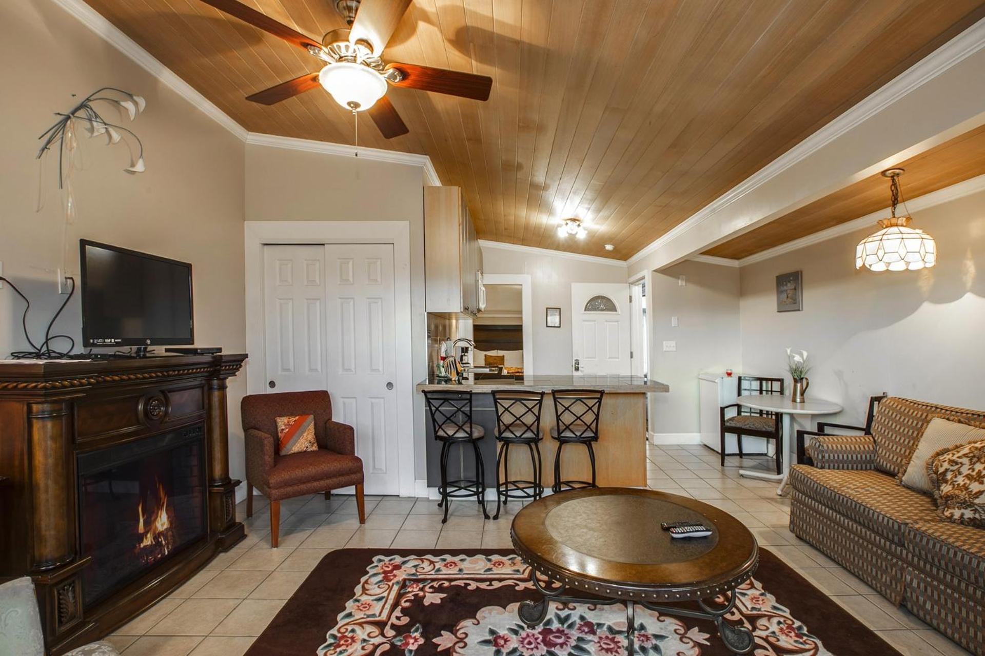 Beachwood Condos & Resort photo 56
