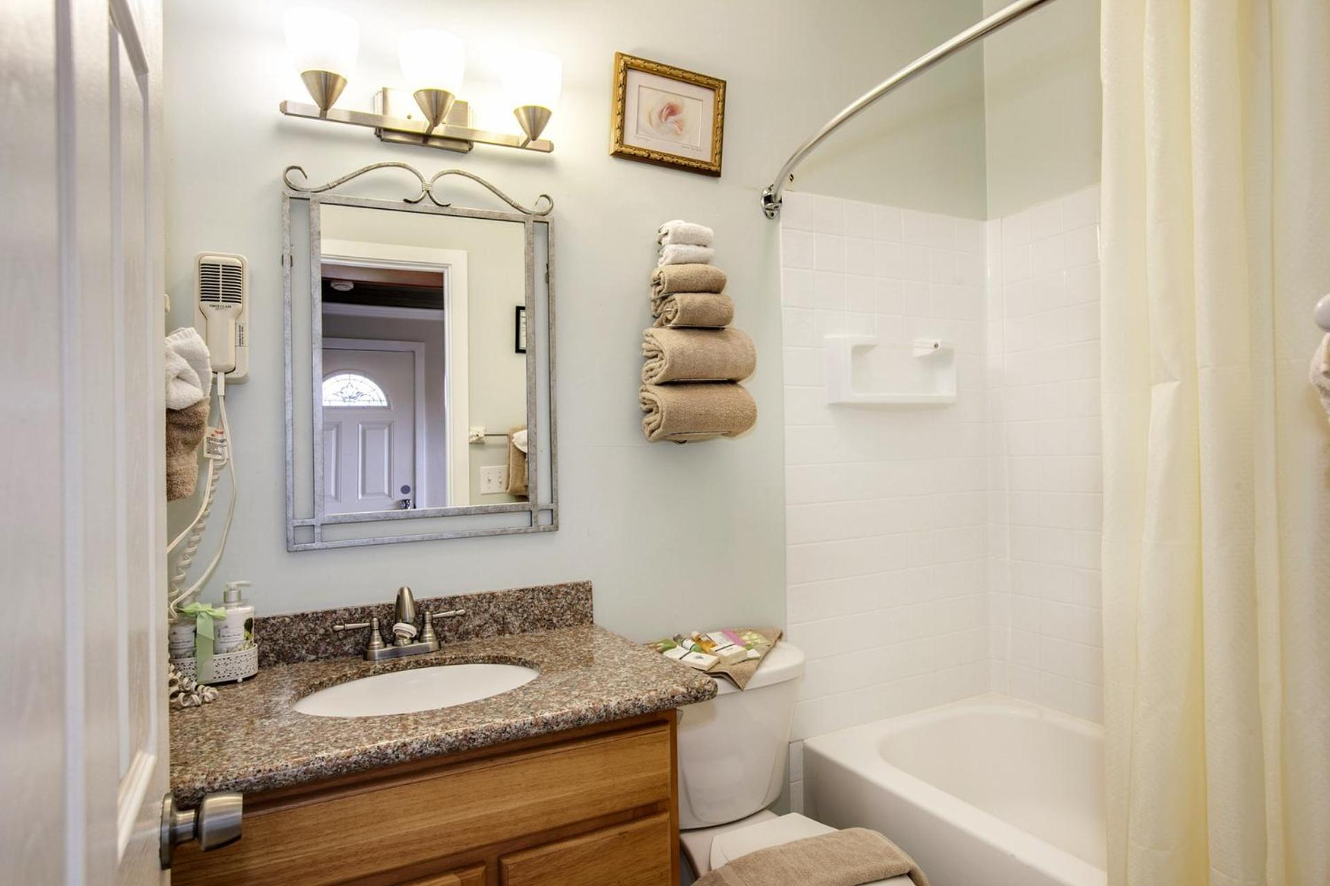 Beachwood Condos & Resort photo 64