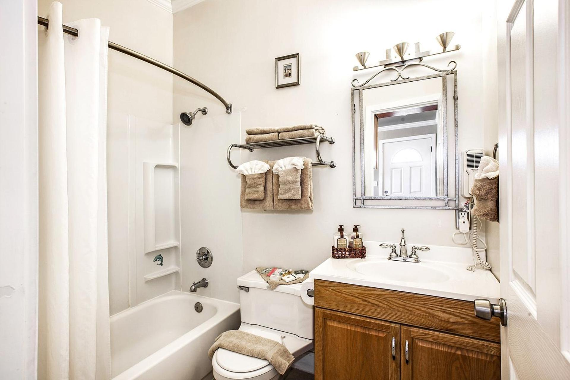 Beachwood Condos & Resort photo 65