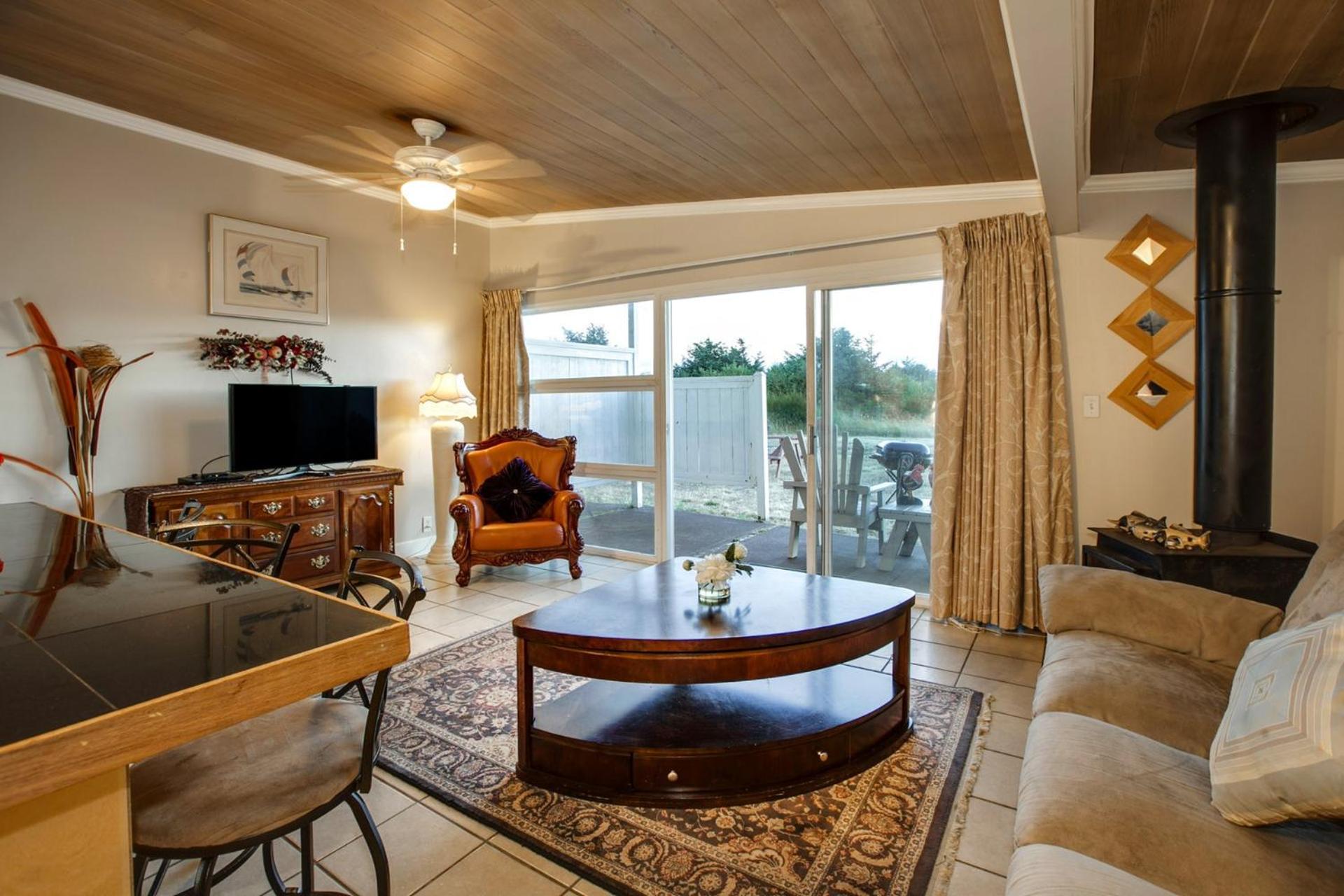 Beachwood Condos & Resort photo 45