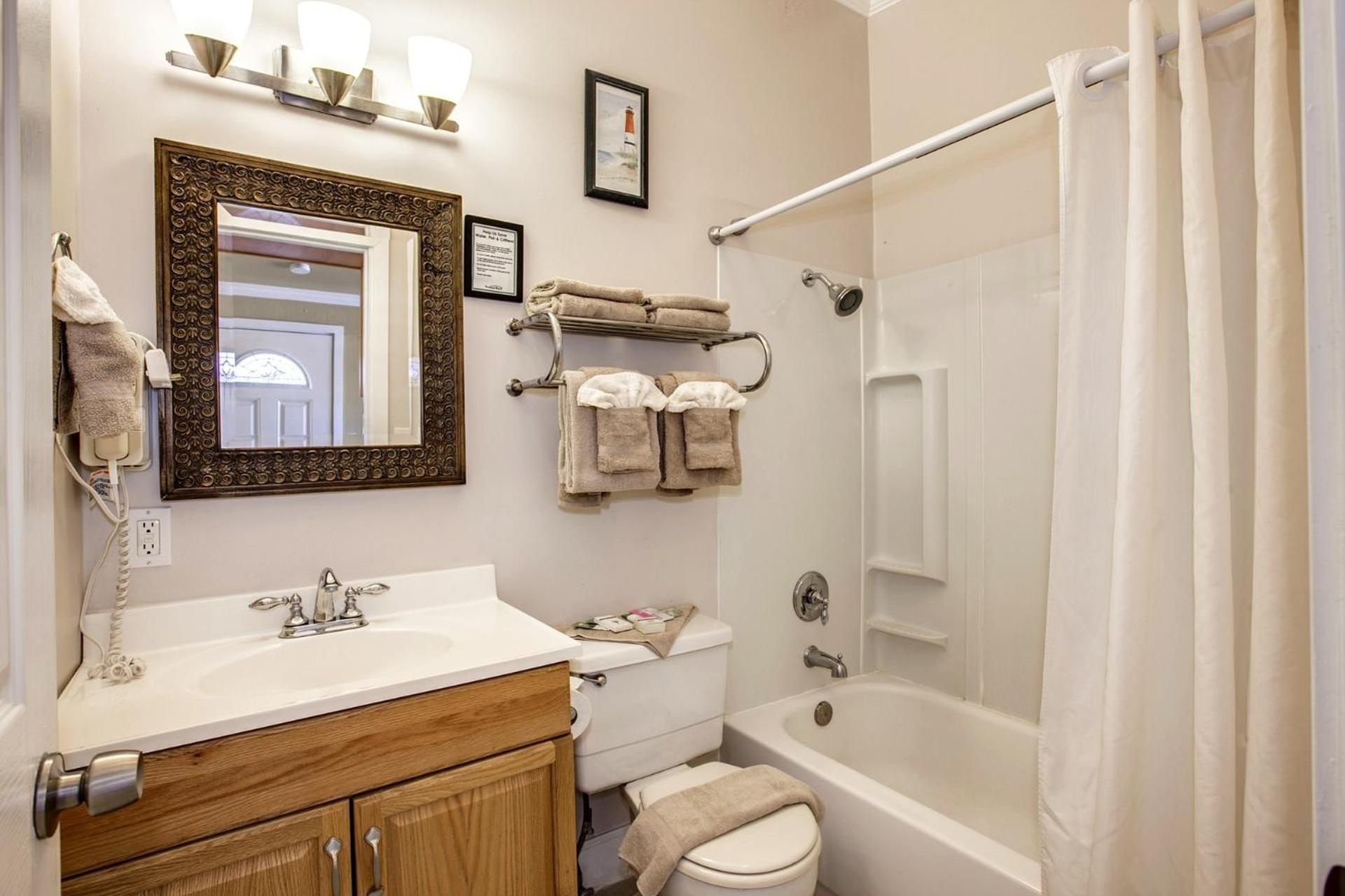 Beachwood Condos & Resort photo 17