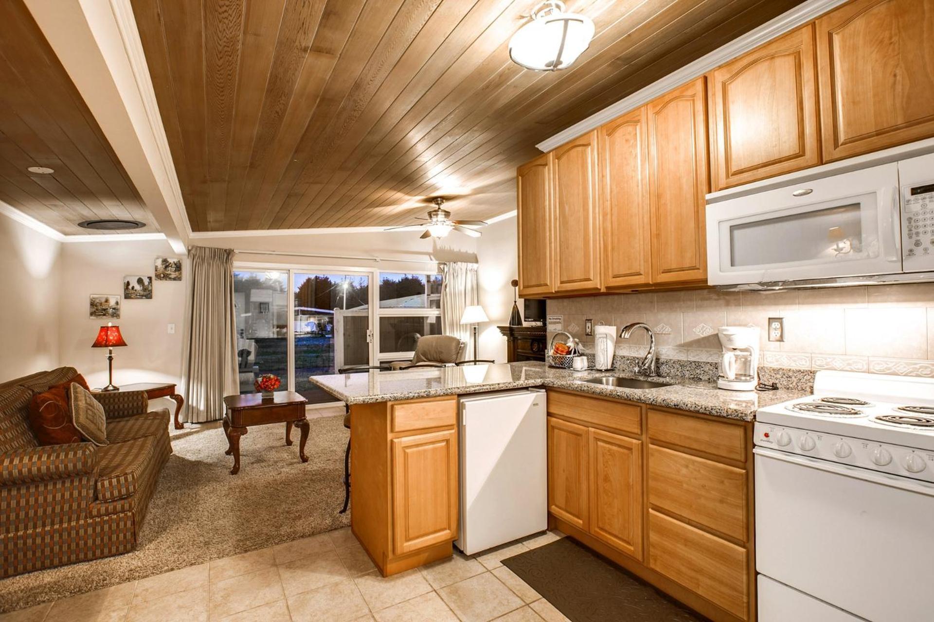 Beachwood Condos & Resort photo 36