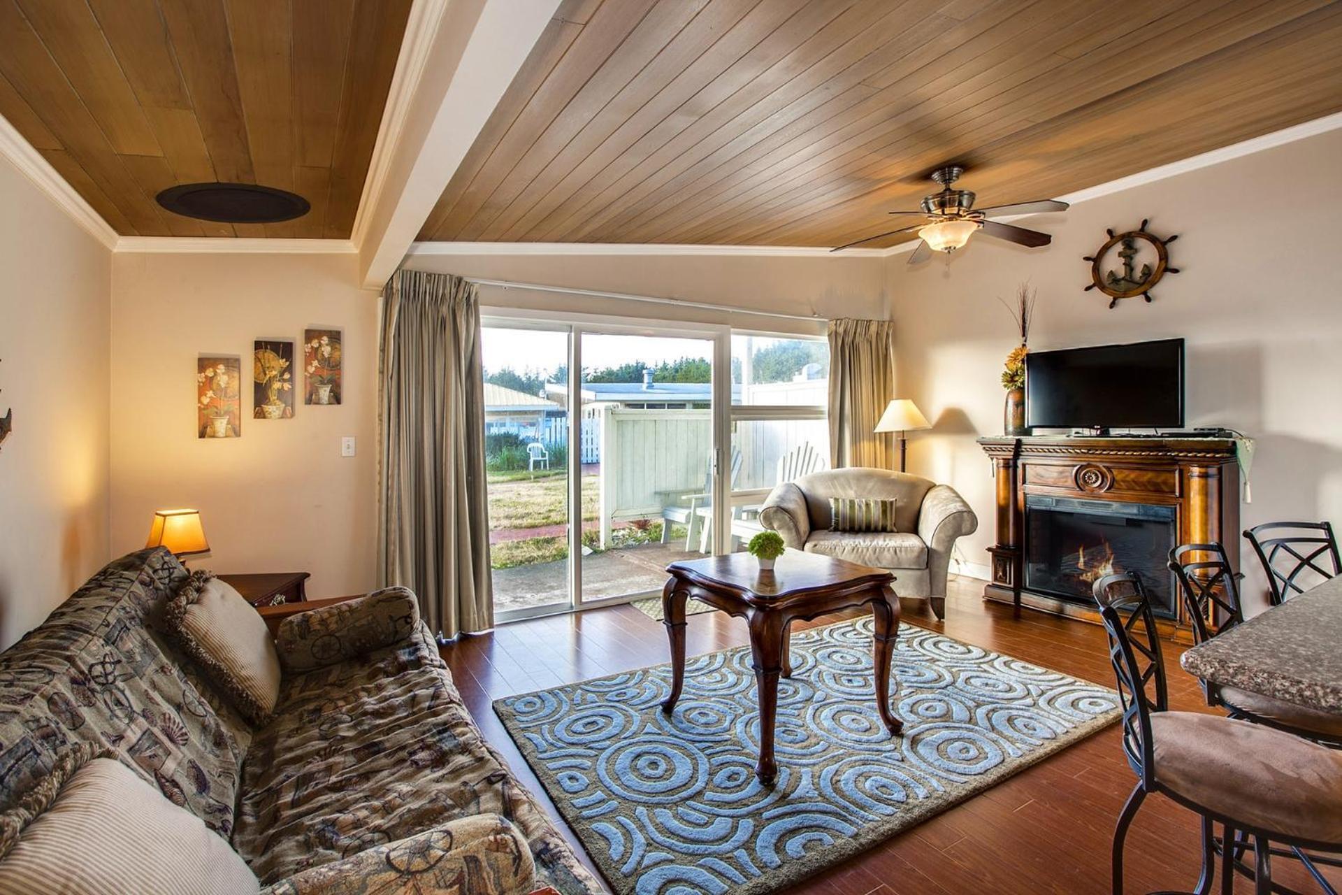 Beachwood Condos & Resort photo 38