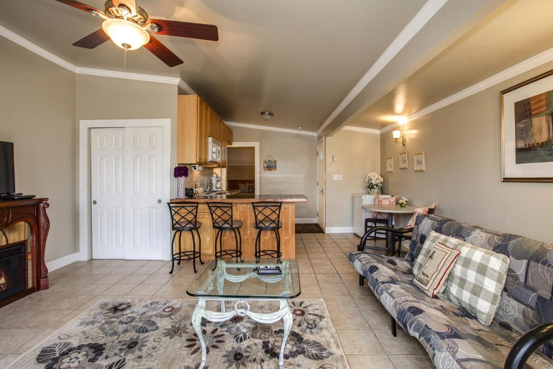 Beachwood Condos & Resort photo 39