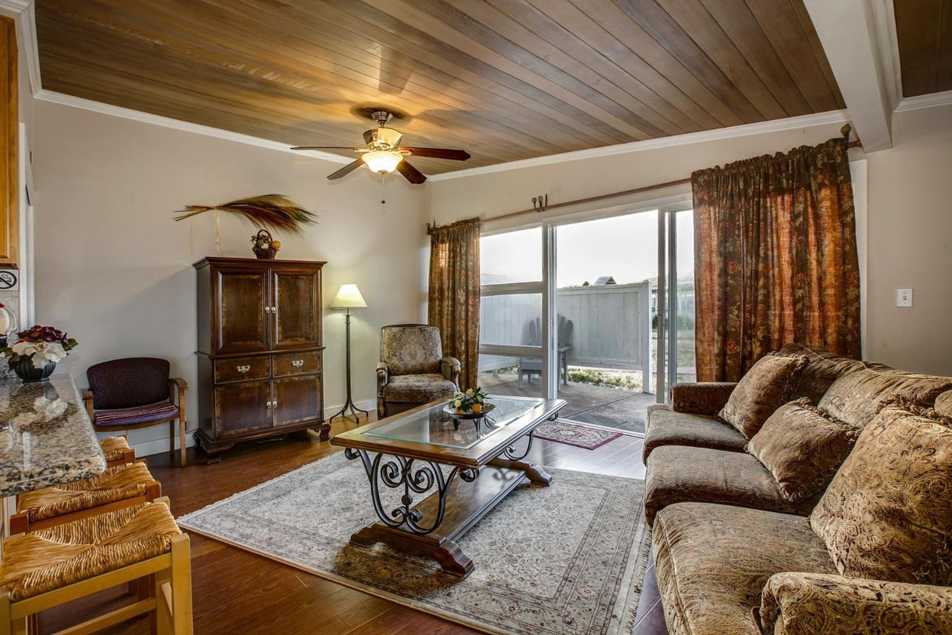 Beachwood Condos & Resort photo 23