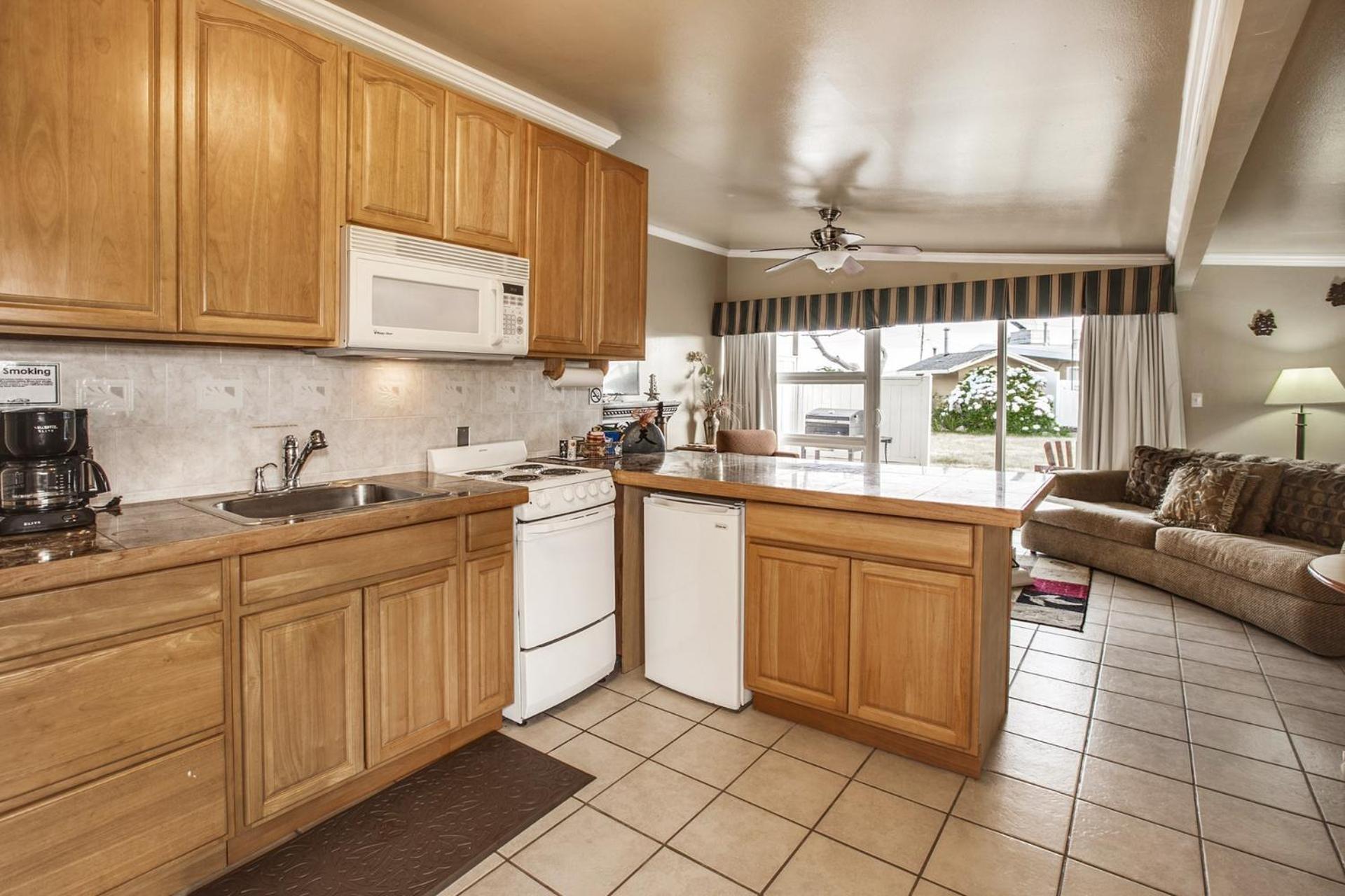Beachwood Condos & Resort photo 26