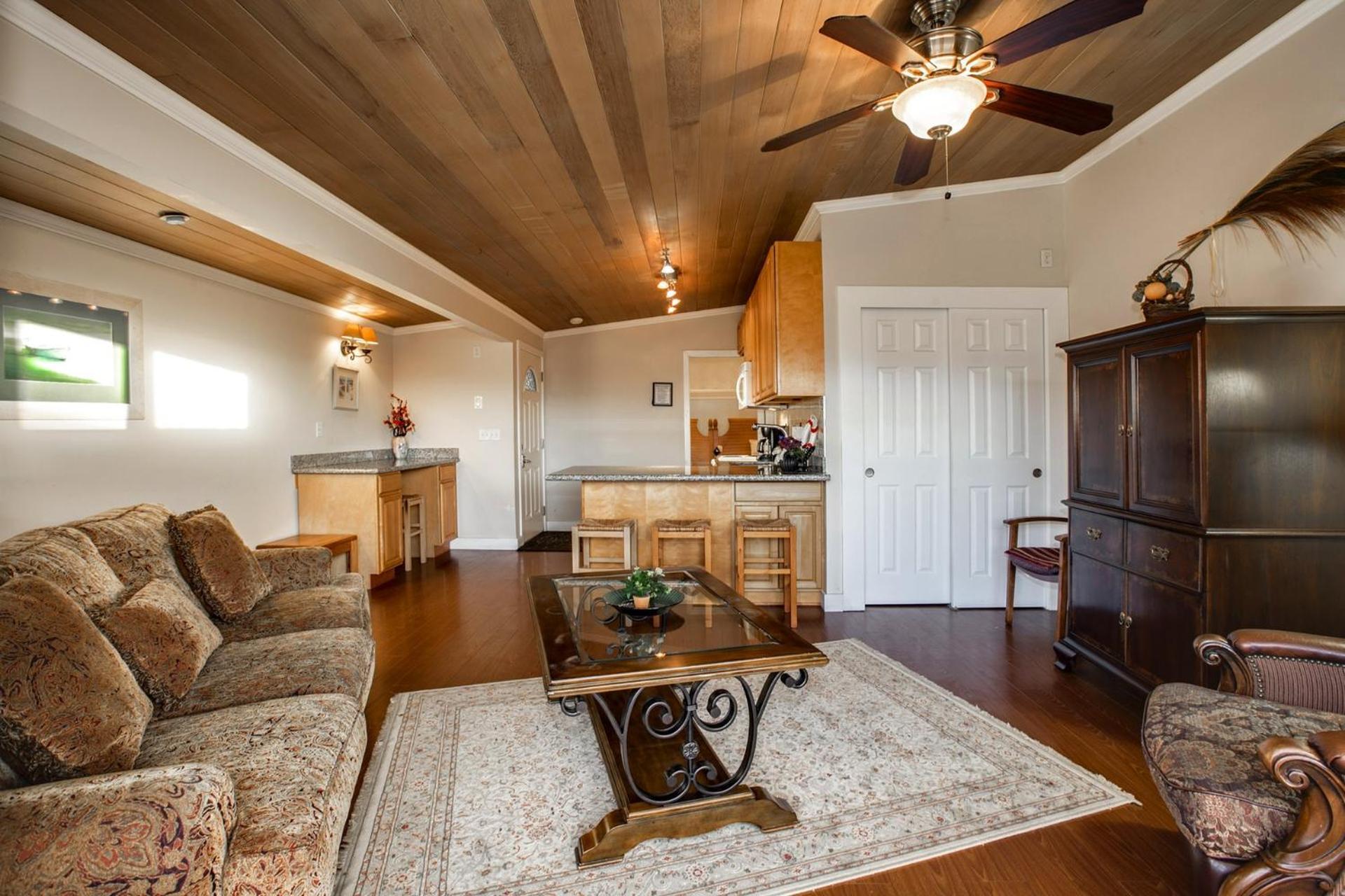 Beachwood Condos & Resort photo 27