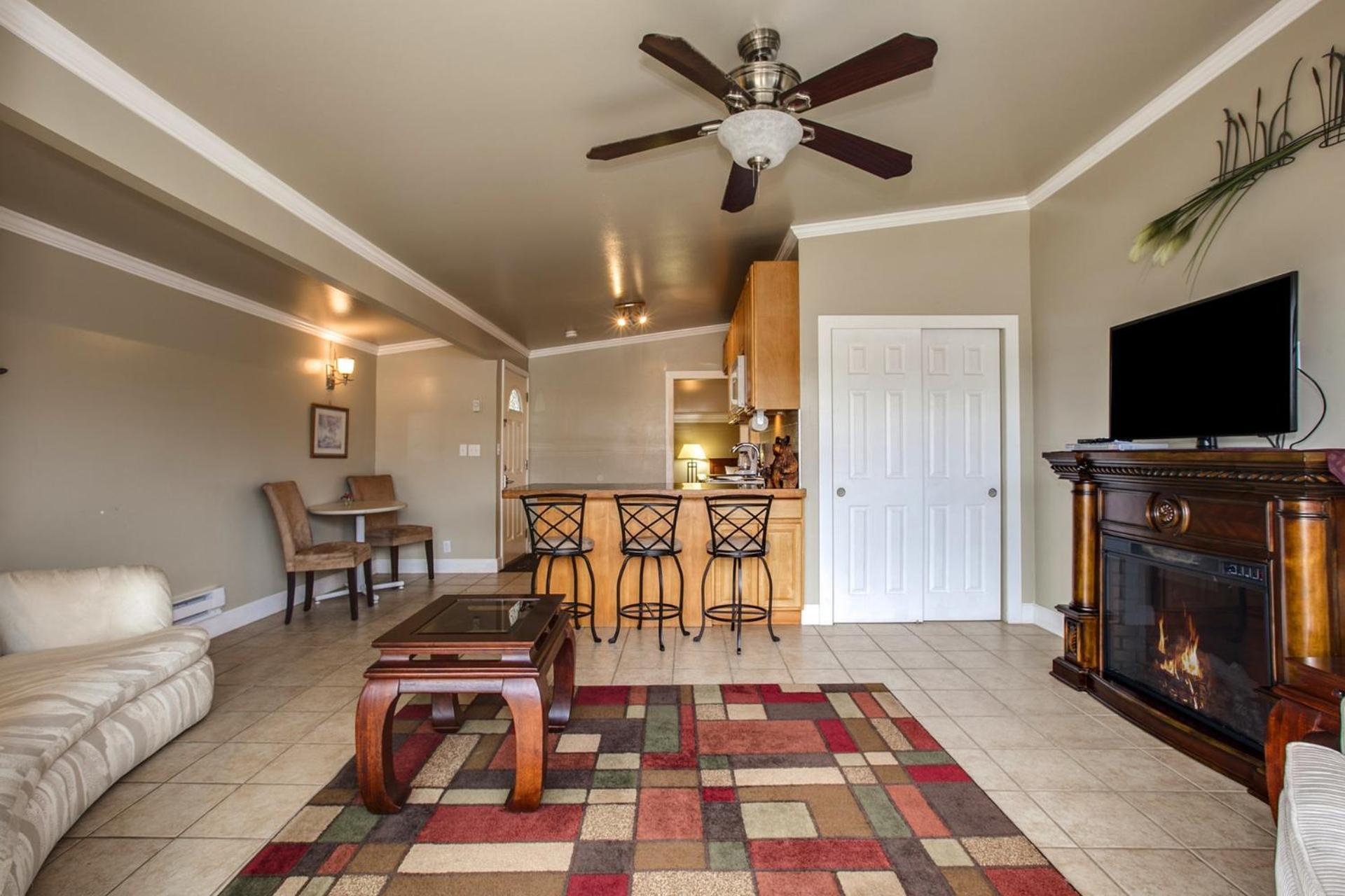 Beachwood Condos & Resort photo 28