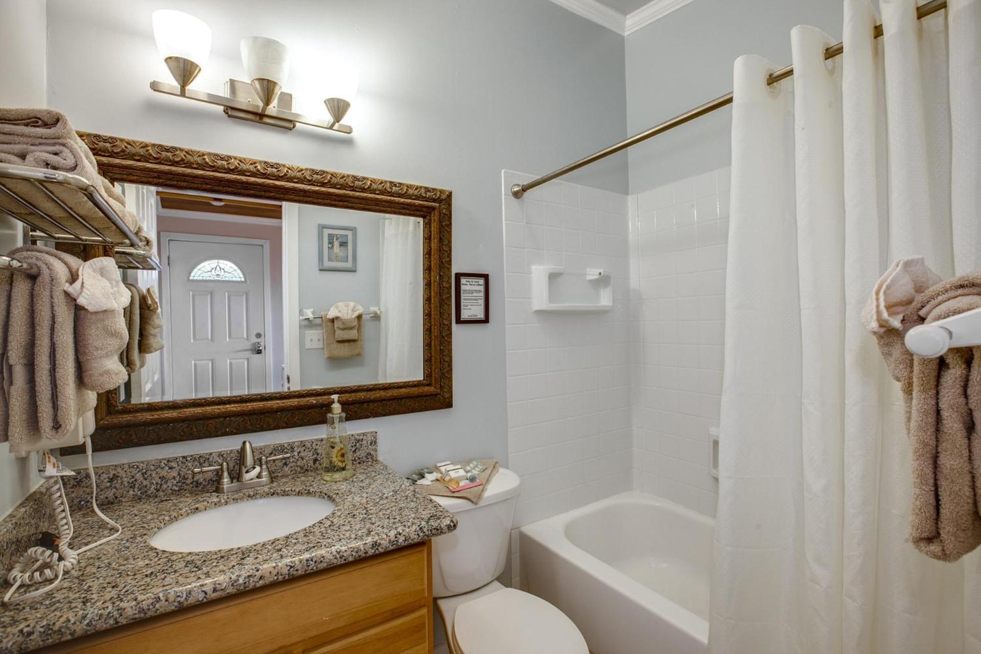 Beachwood Condos & Resort photo 33