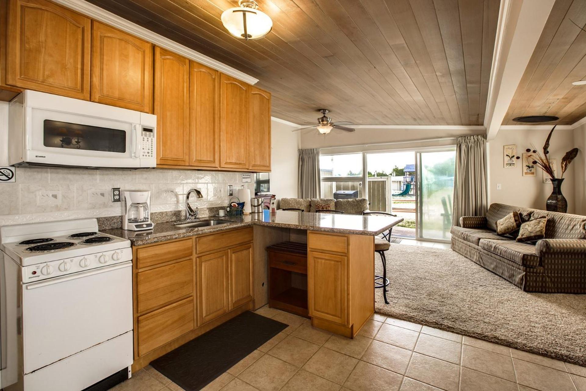 Beachwood Condos & Resort photo 7