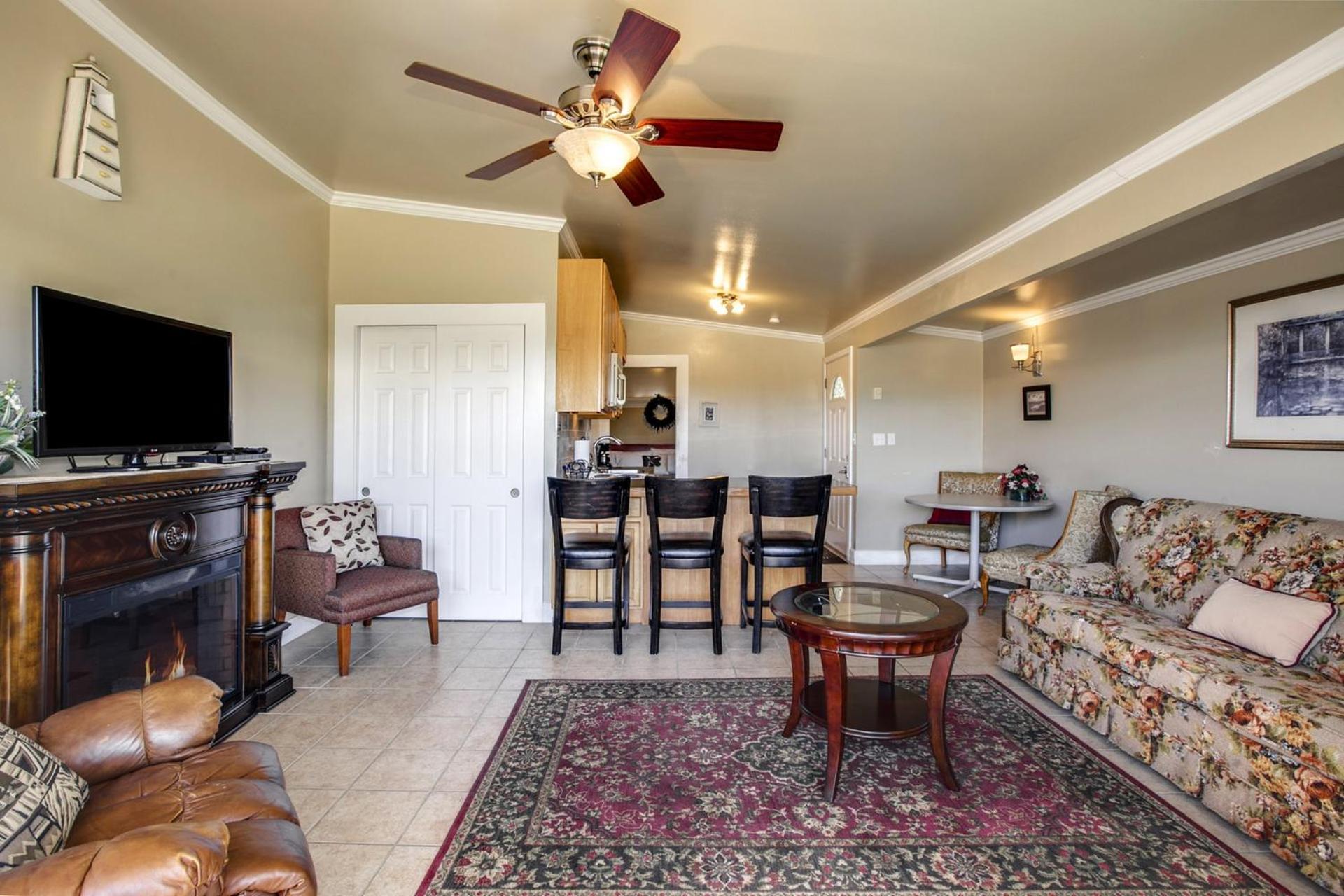 Beachwood Condos & Resort photo 14