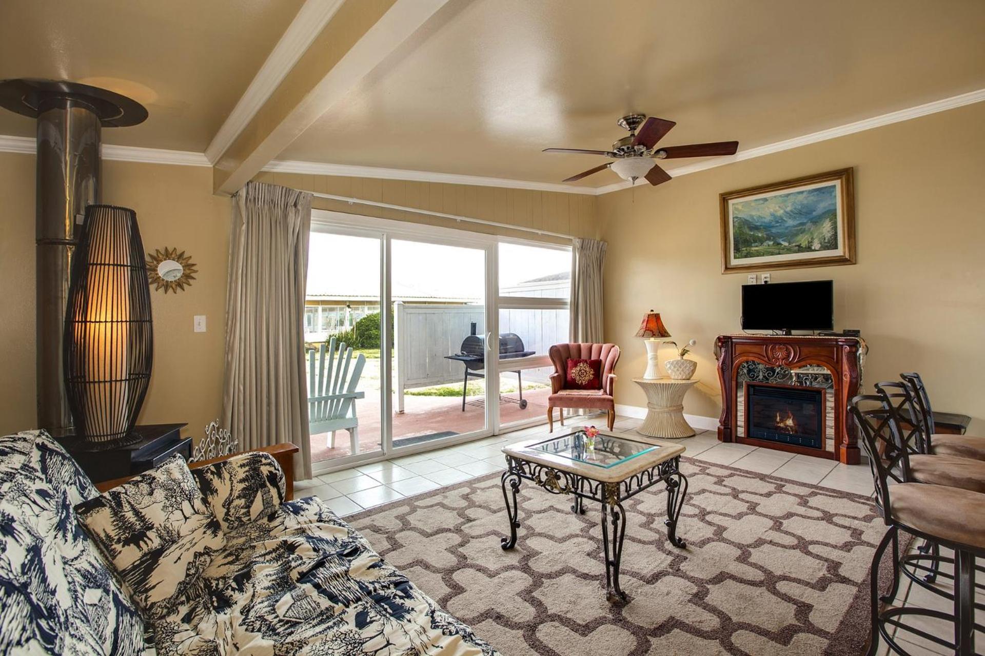 Beachwood Condos & Resort photo 16