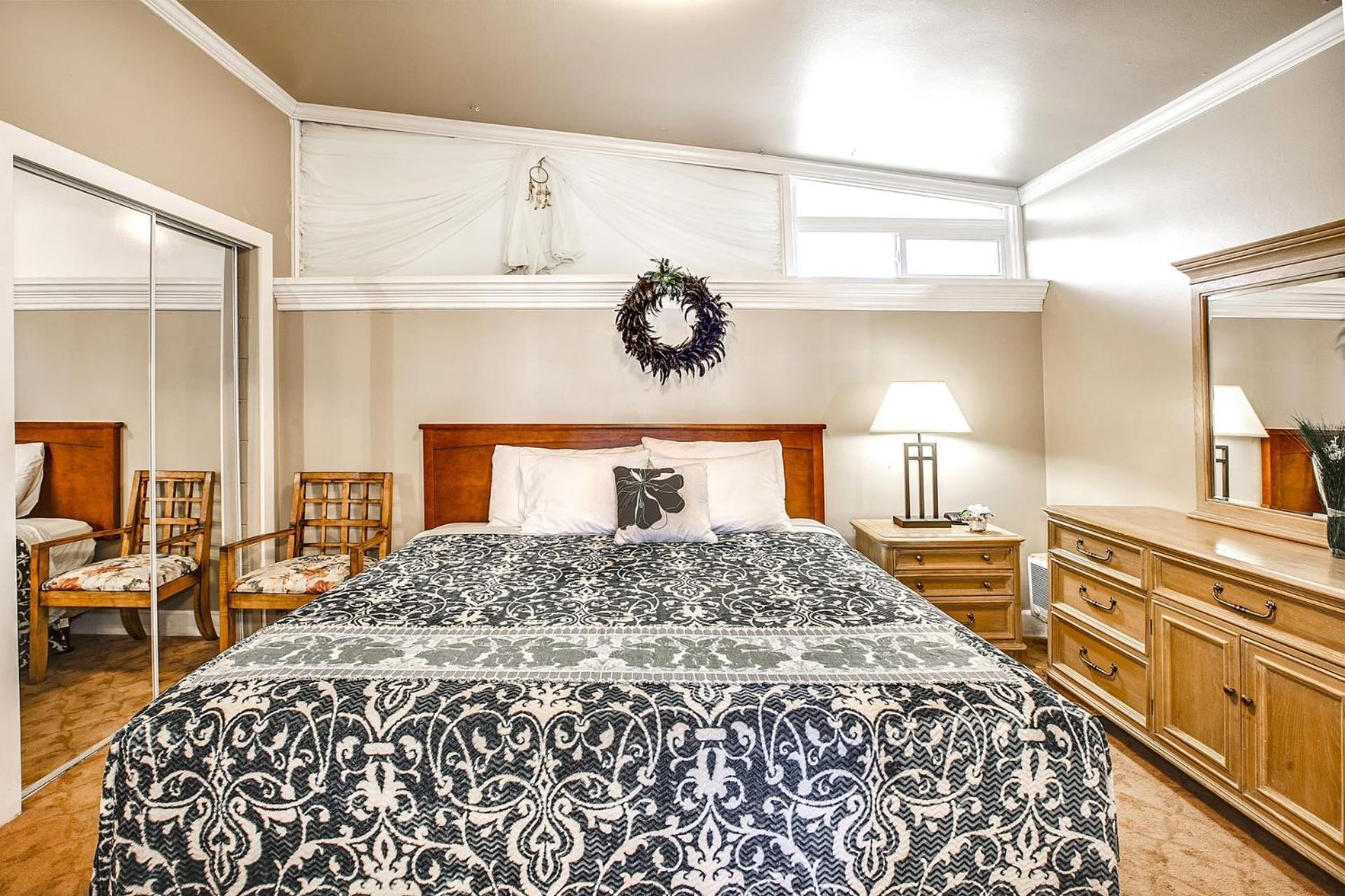 Beachwood Condos & Resort photo 12